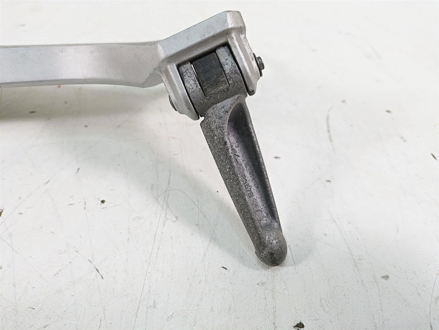 2013 MV Agusta F3 675 ERA Rear Passenger Footpeg Set 80A0B5659 8AA0B5660 - Image 10