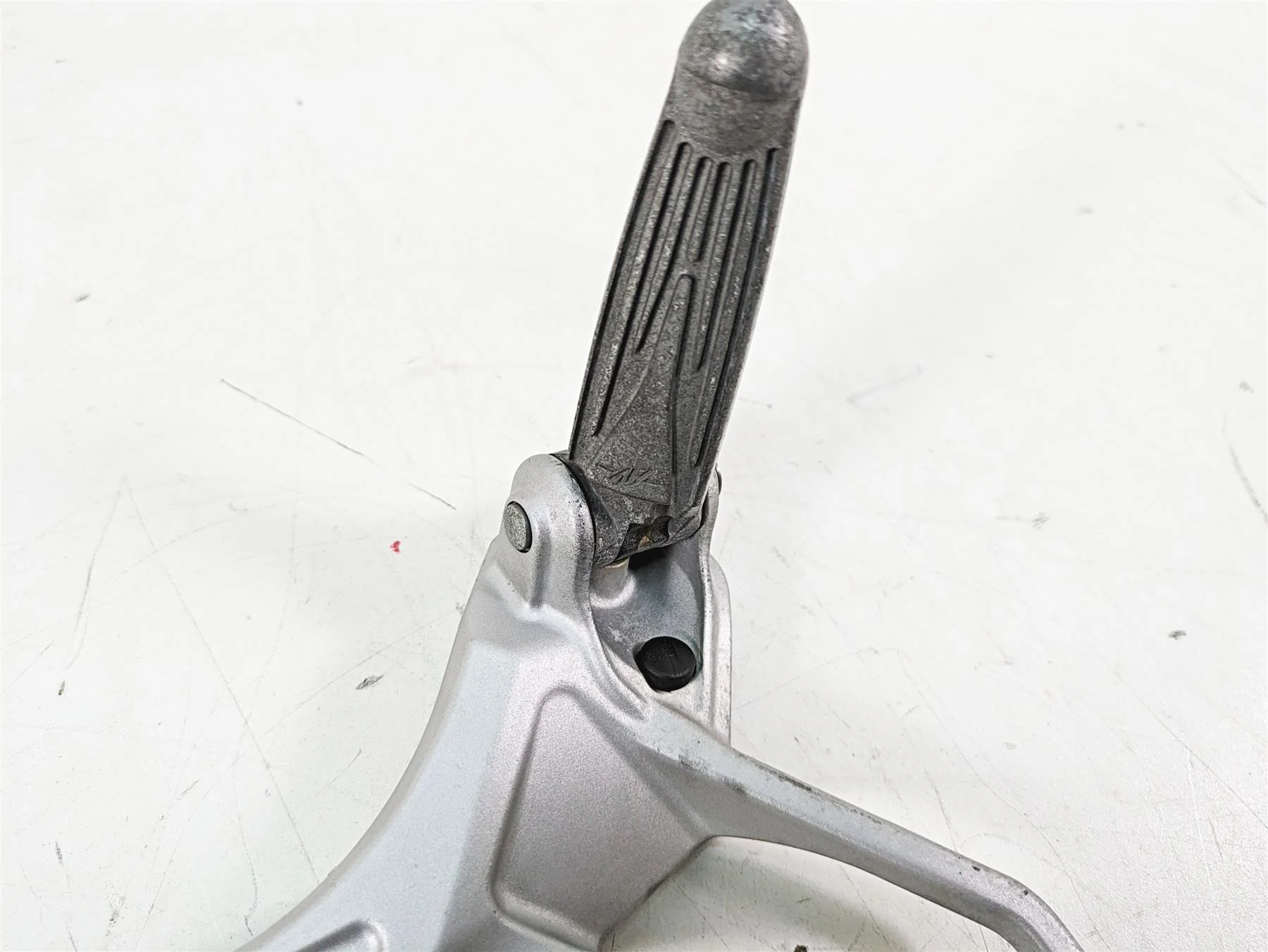 2013 MV Agusta F3 675 ERA Rear Passenger Footpeg Set 80A0B5659 8AA0B5660 - Image 6