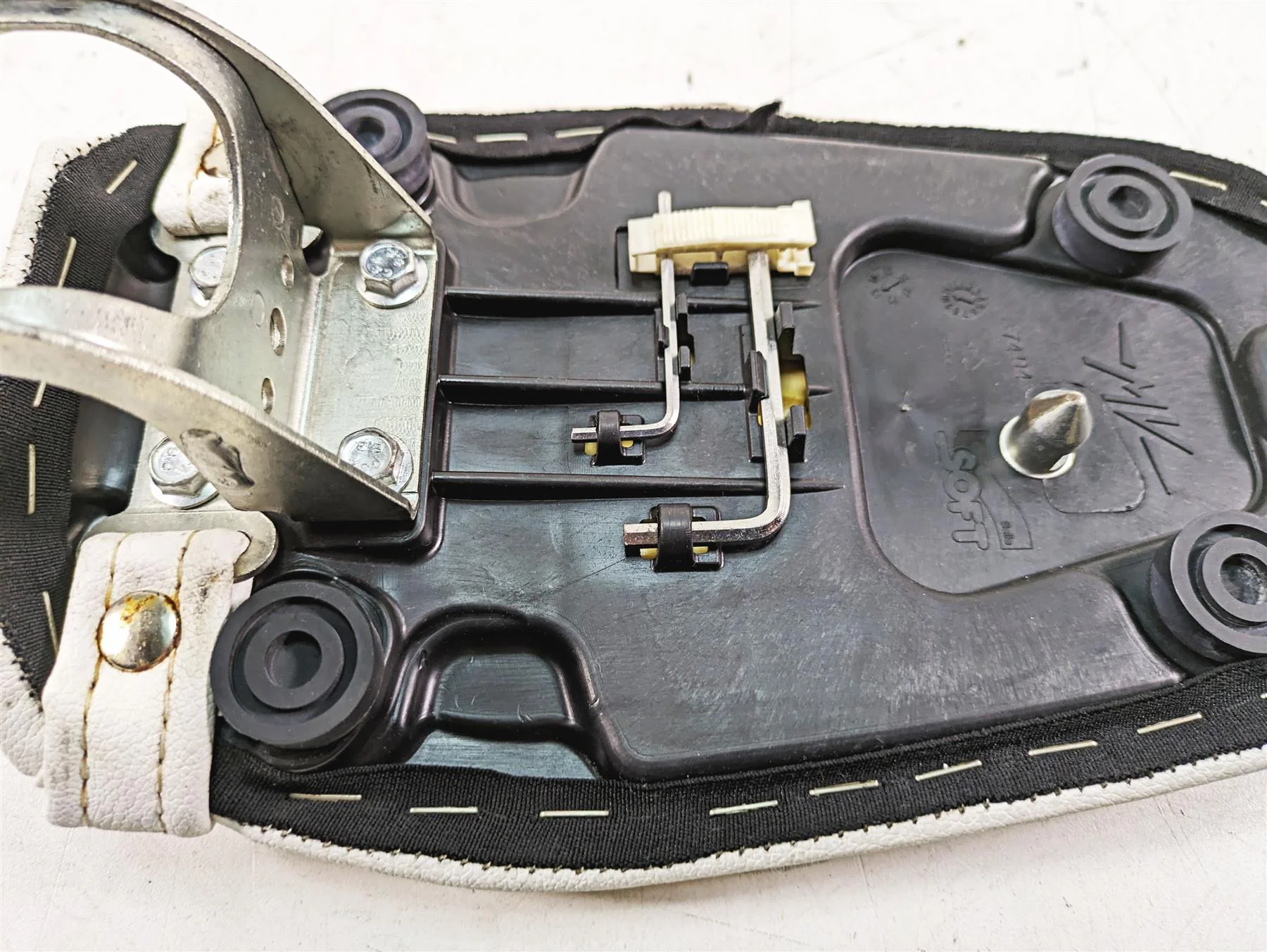 2013 MV Agusta F3 675 ERA Rear Passenger Pillion Seat Saddle 8000B7404 - Image 11