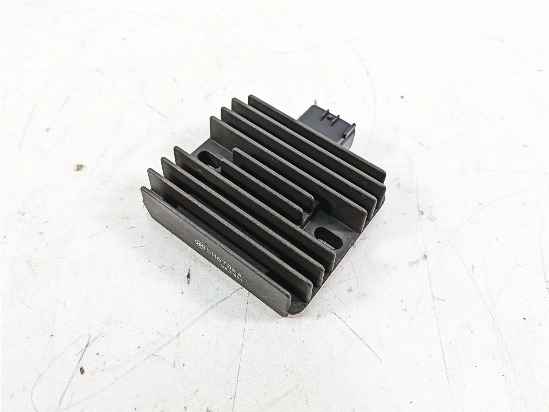 2013 MV Agusta F3 675 ERA Rectifier Voltage Regulator SH678KA 8000B3206 - Image 9