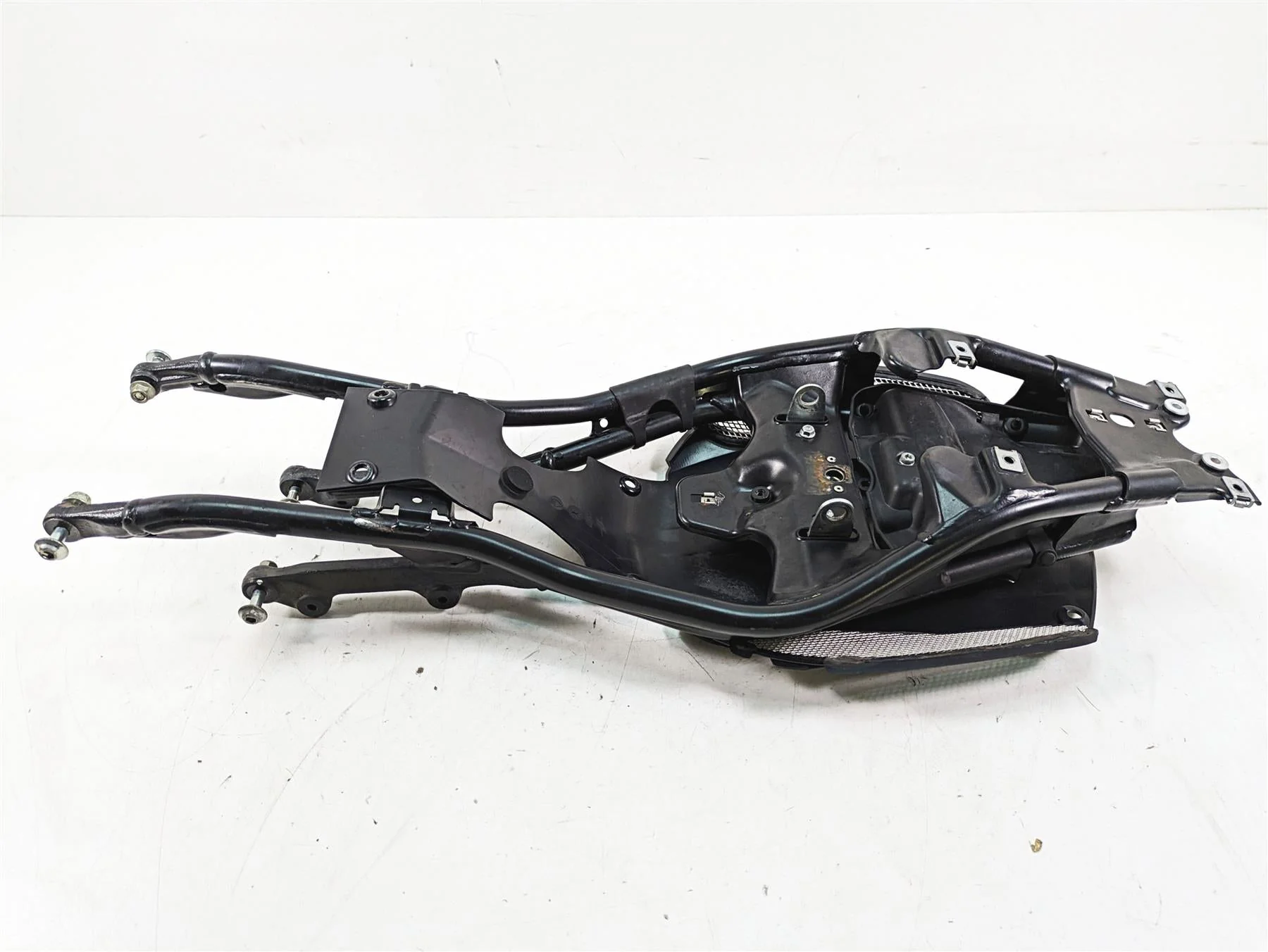 2013 MV Agusta F3 675 ERA Straight Subframe Sub Frame & Inner Fender 80A0B8276 - Image 3