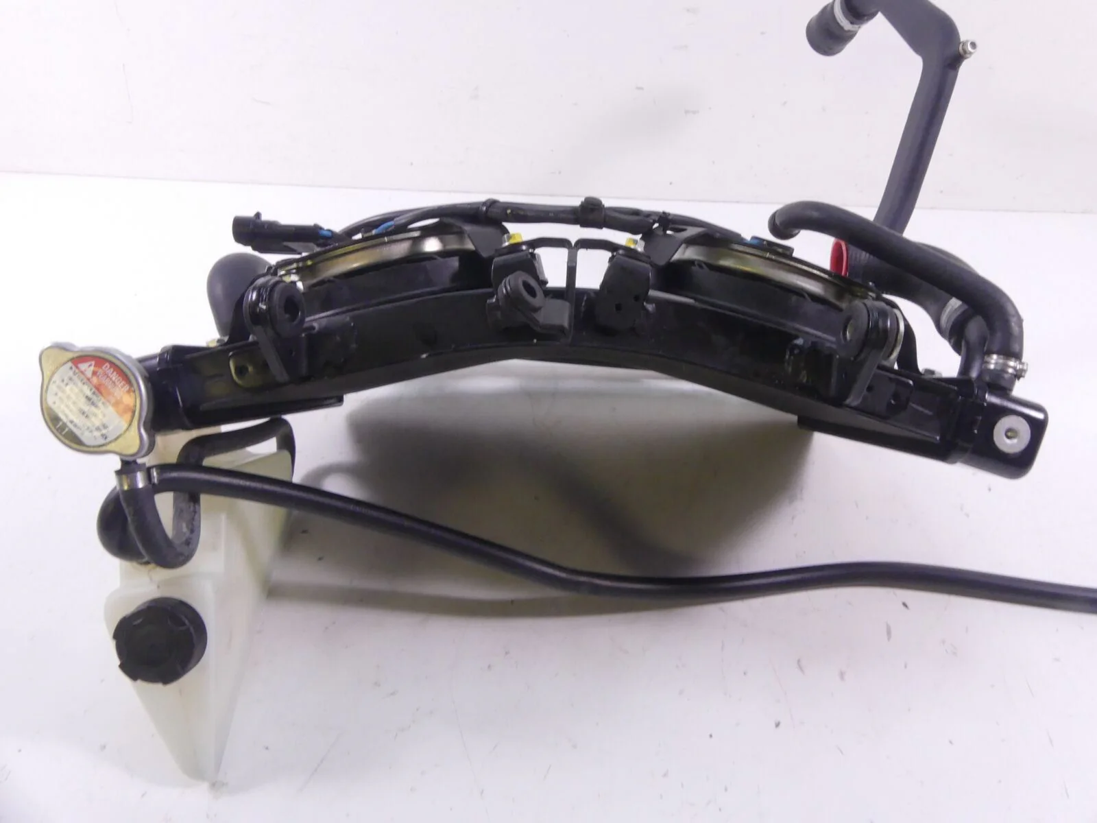 2013 Mv Agusta F4RR Coolant Radiator Fan Hoses Reservoir - No Leaks 8000B3422 - Image 4