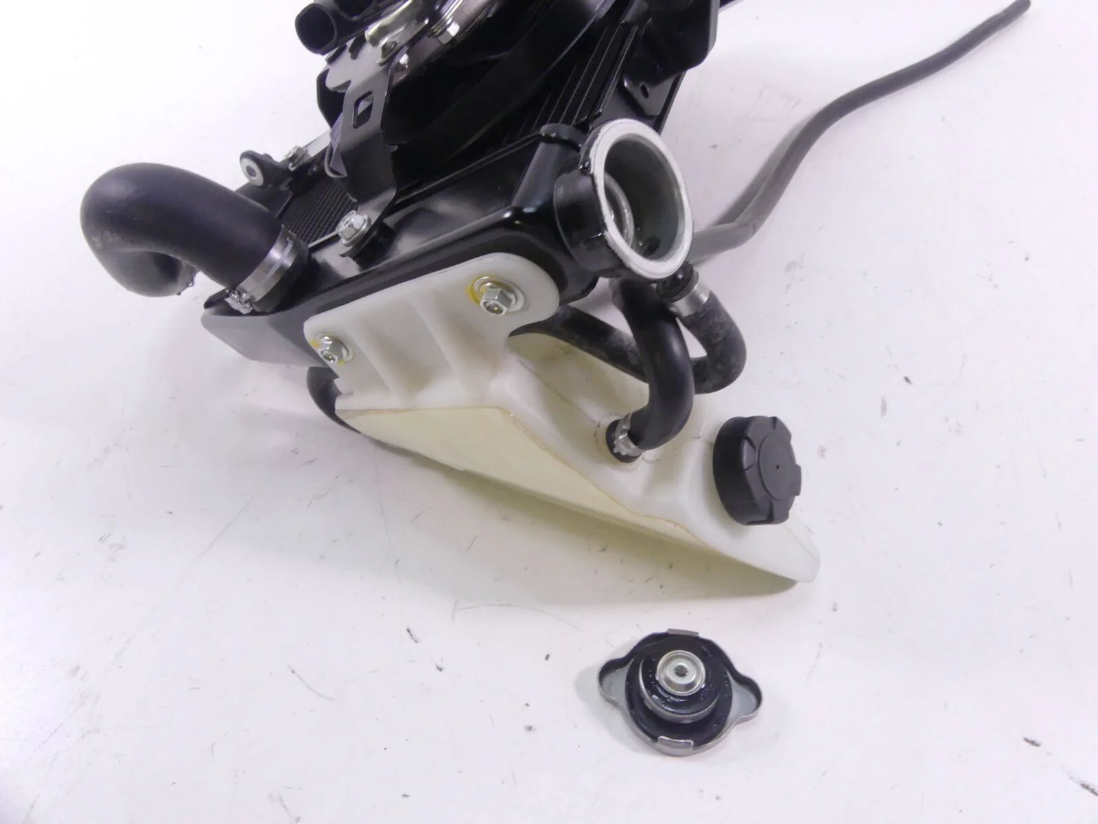 2013 Mv Agusta F4RR Coolant Radiator Fan Hoses Reservoir - No Leaks 8000B3422 - Image 5