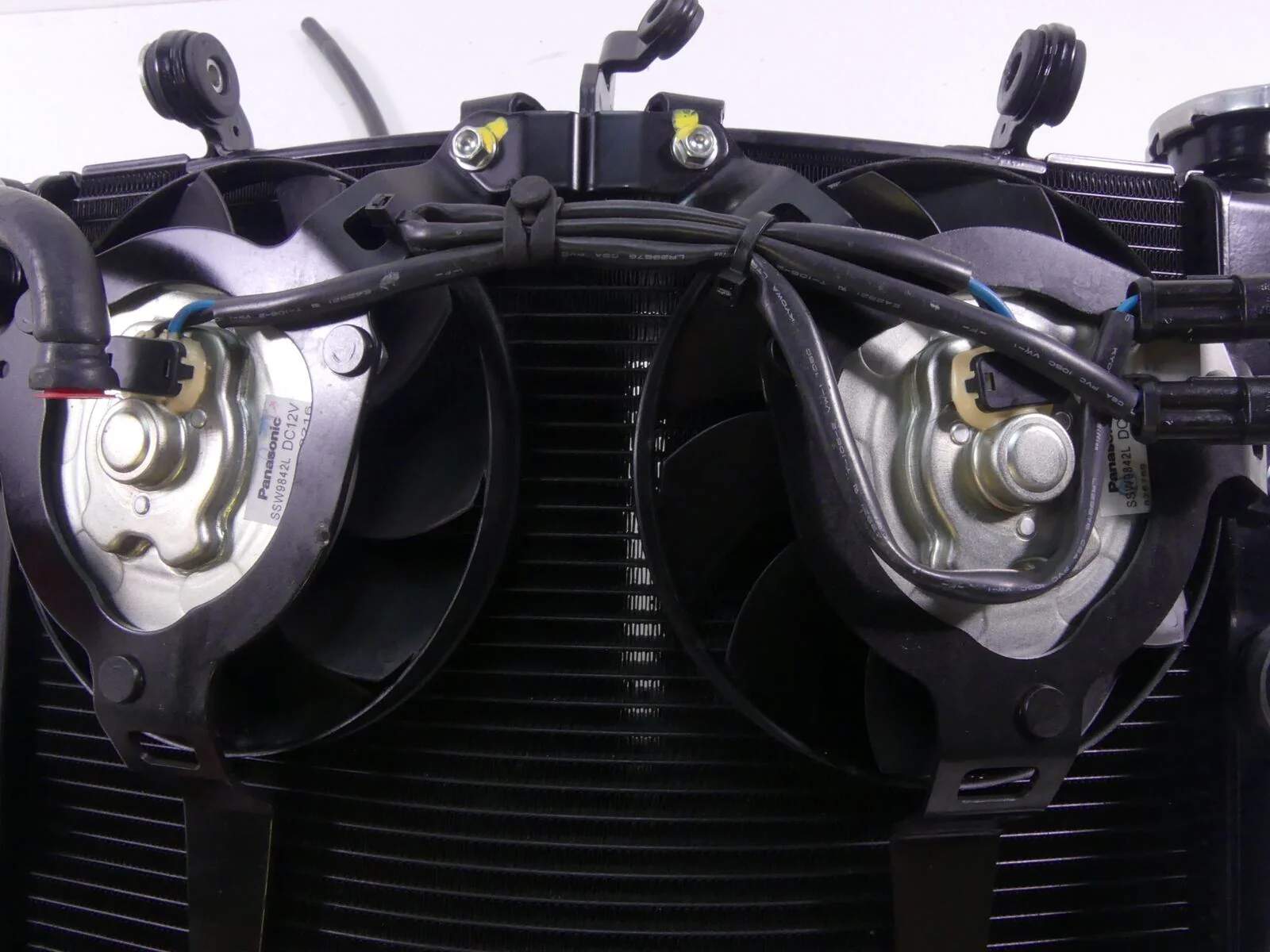 2013 Mv Agusta F4RR Coolant Radiator Fan Hoses Reservoir - No Leaks 8000B3422 - Image 6