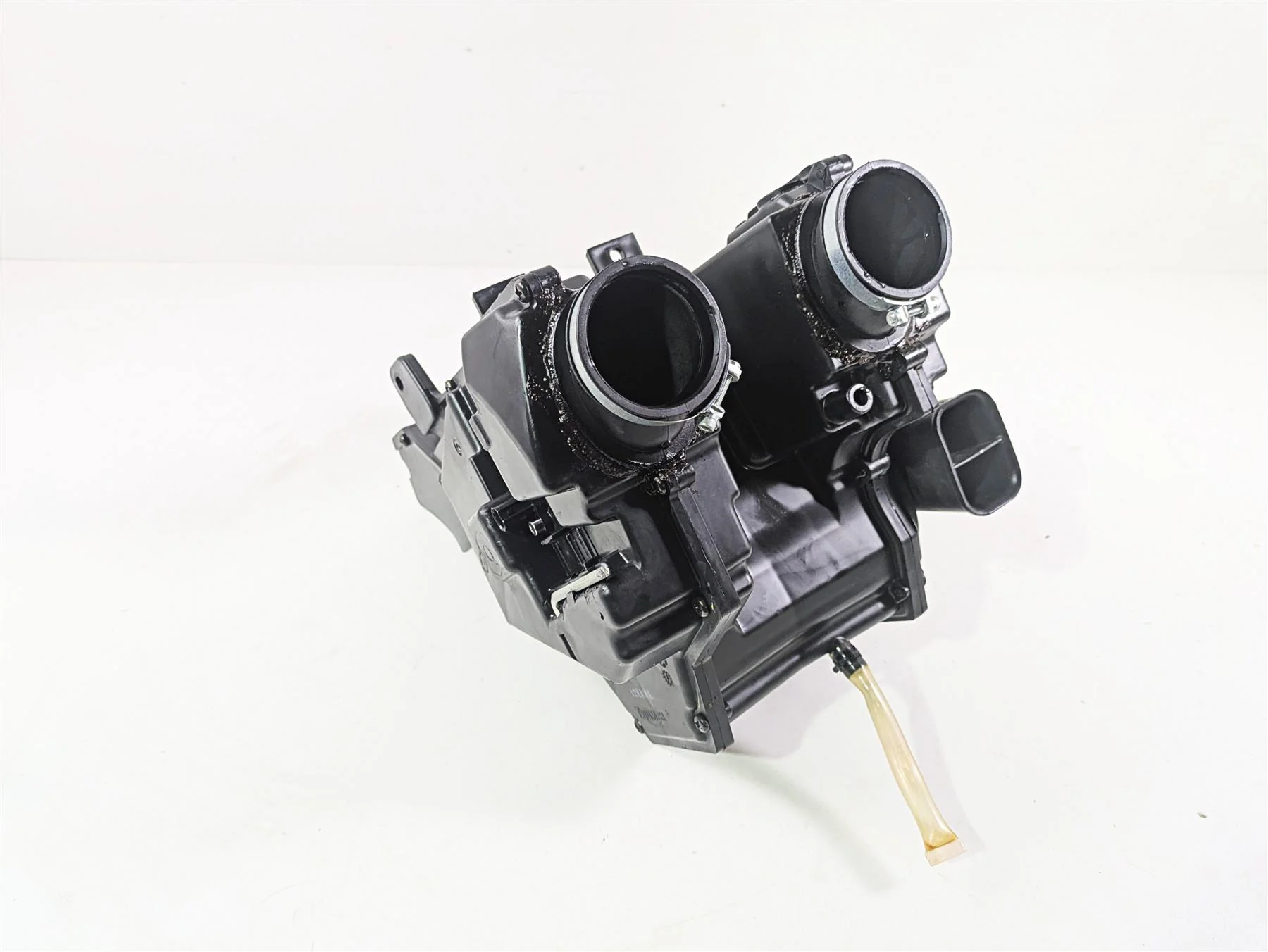 2013 Triumph Bonneville Air Box Cleaner Breather Filter T2209357 T2209356 - Image 12