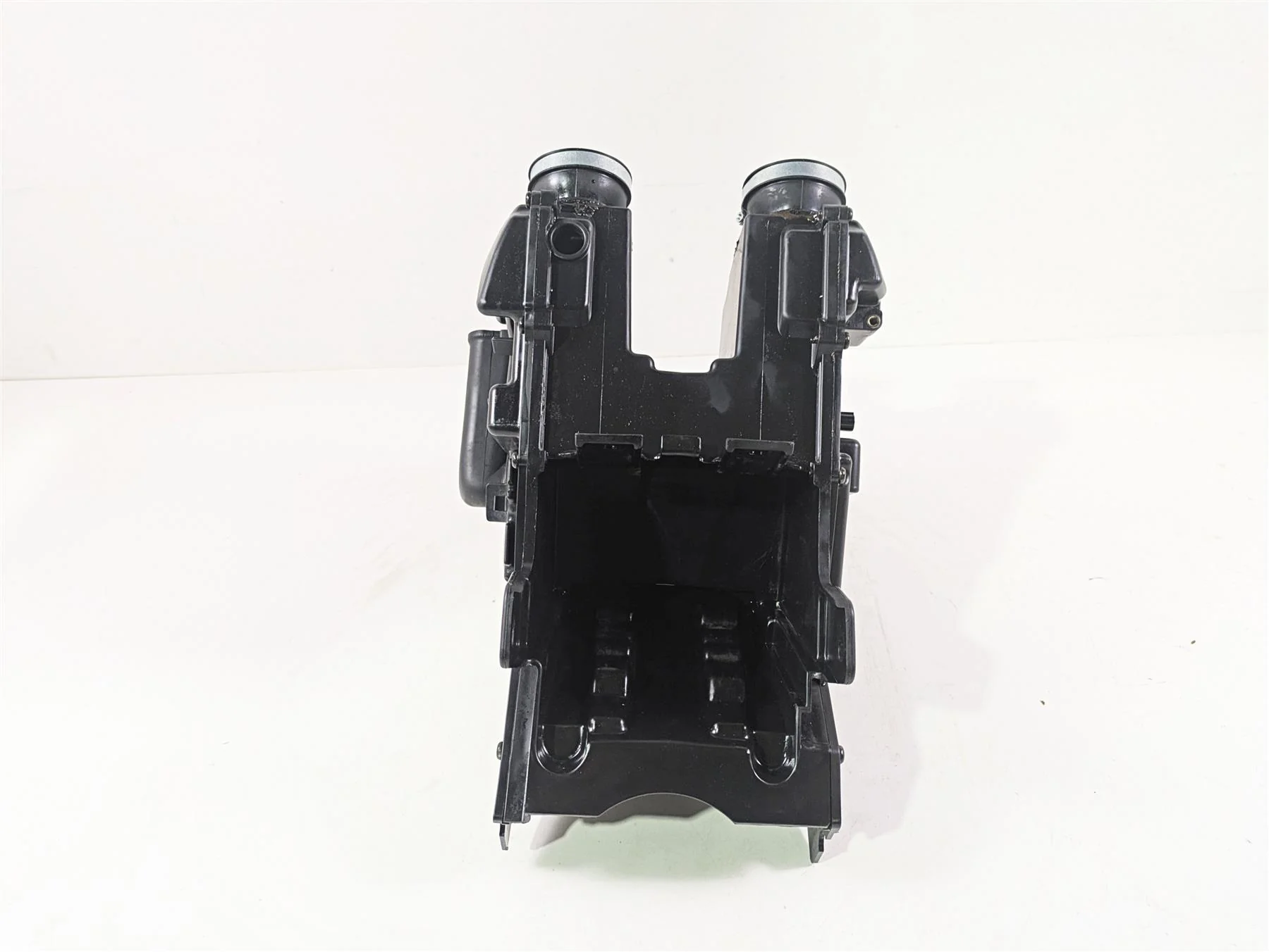 2013 Triumph Bonneville Air Box Cleaner Breather Filter T2209357 T2209356 - Image 2