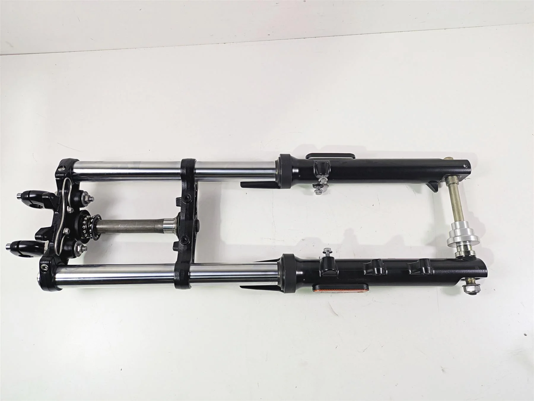 2013 Triumph Bonneville Front Forks & Triple Tree + Axle Set T2040532 T2040533 - Image 2