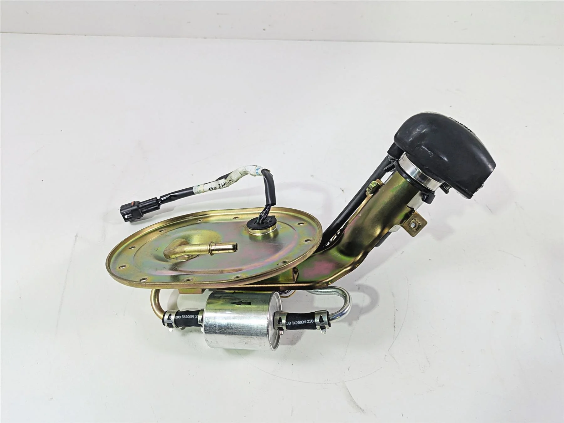 2013 Triumph Bonneville Fuel Gas Petrol Pump Set - Tested T2406003 - Image 3