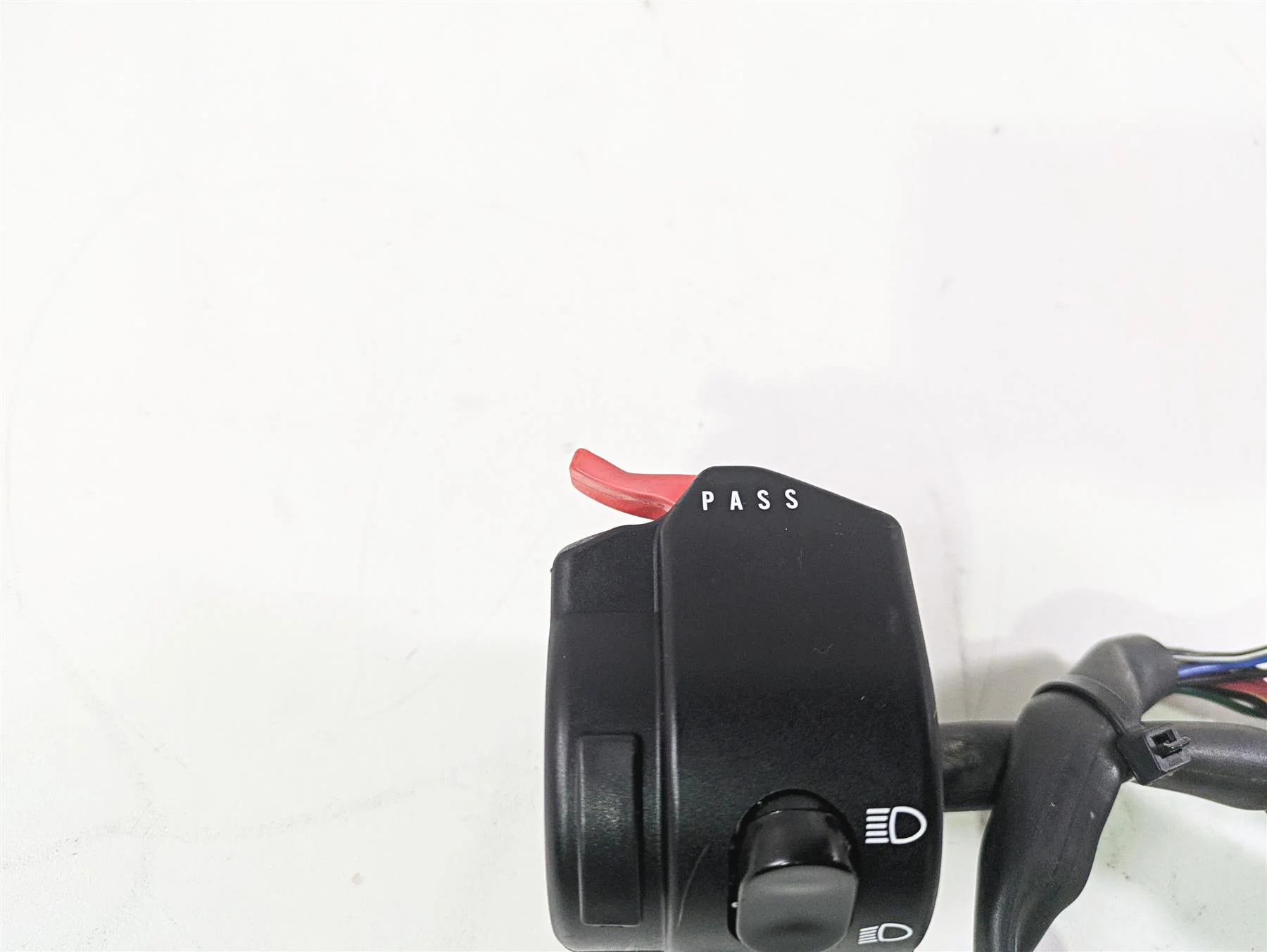 2013 Triumph Bonneville Left Hand Turn Signal Control Switch T2040328 - Image 8