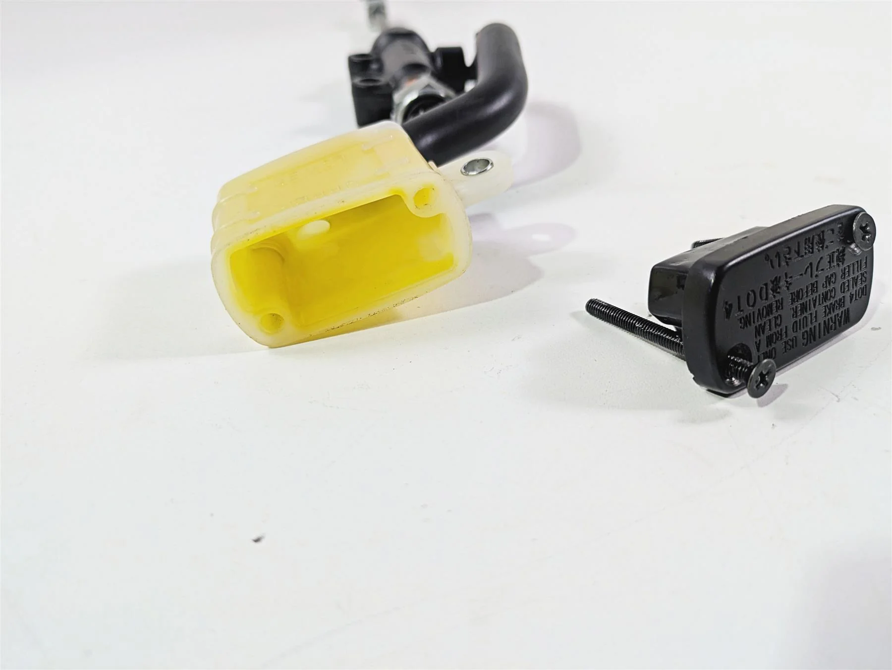 2013 Triumph Bonneville Rear Brake Master Cylinder + Reservoir T2024081 - Image 12