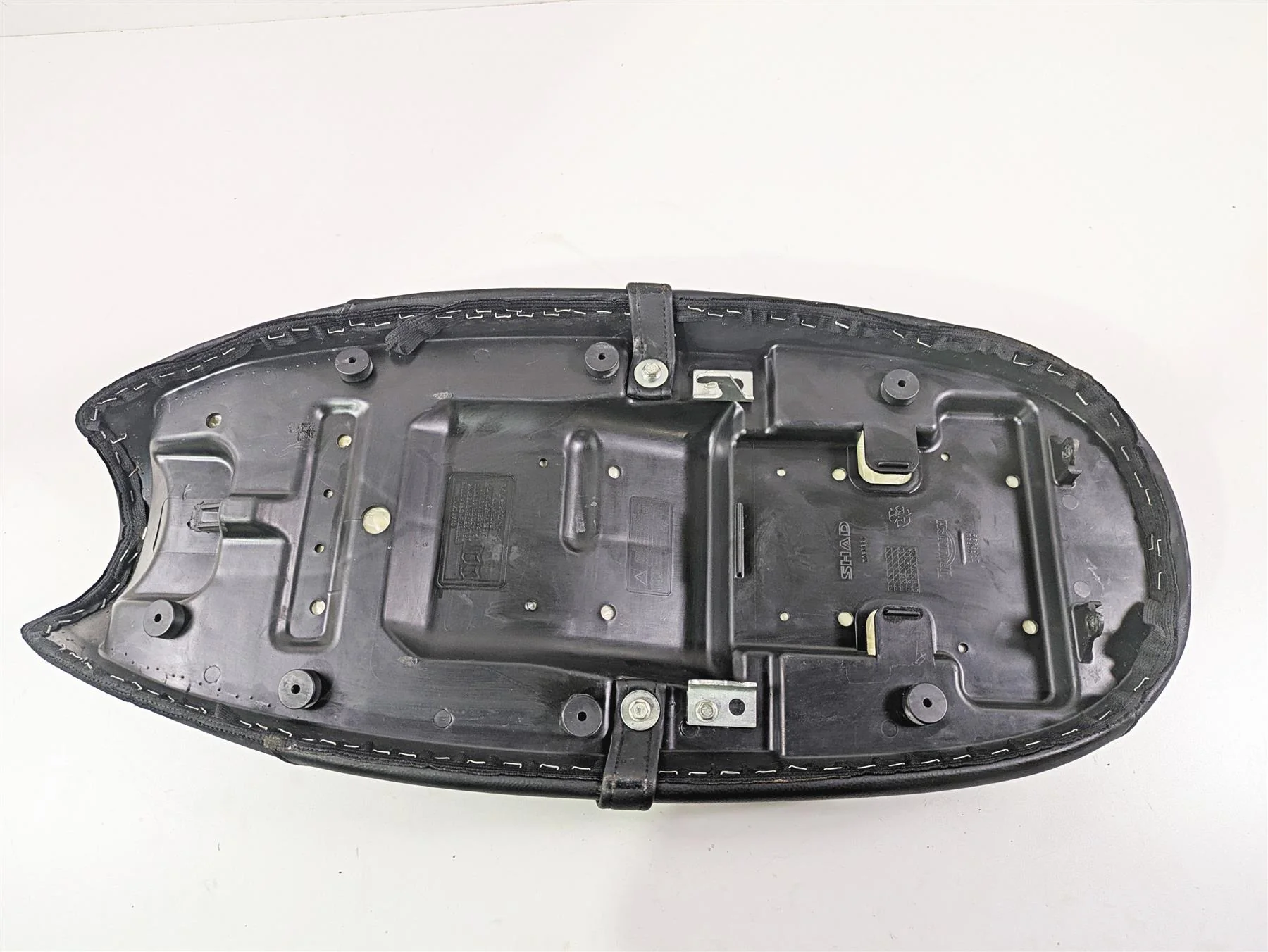 2013 Triumph Bonneville Rider Driver Duo Seat Saddle - No Tears T2302334 - Image 9