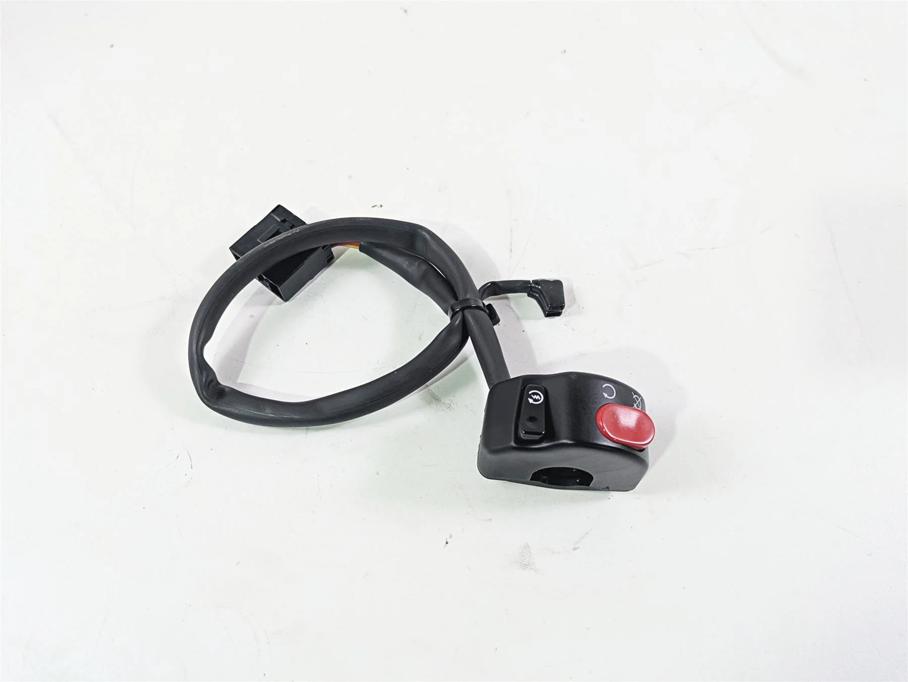 2013 Triumph Bonneville Right Hand Start Stop Control Switch T2040096 - Image 2