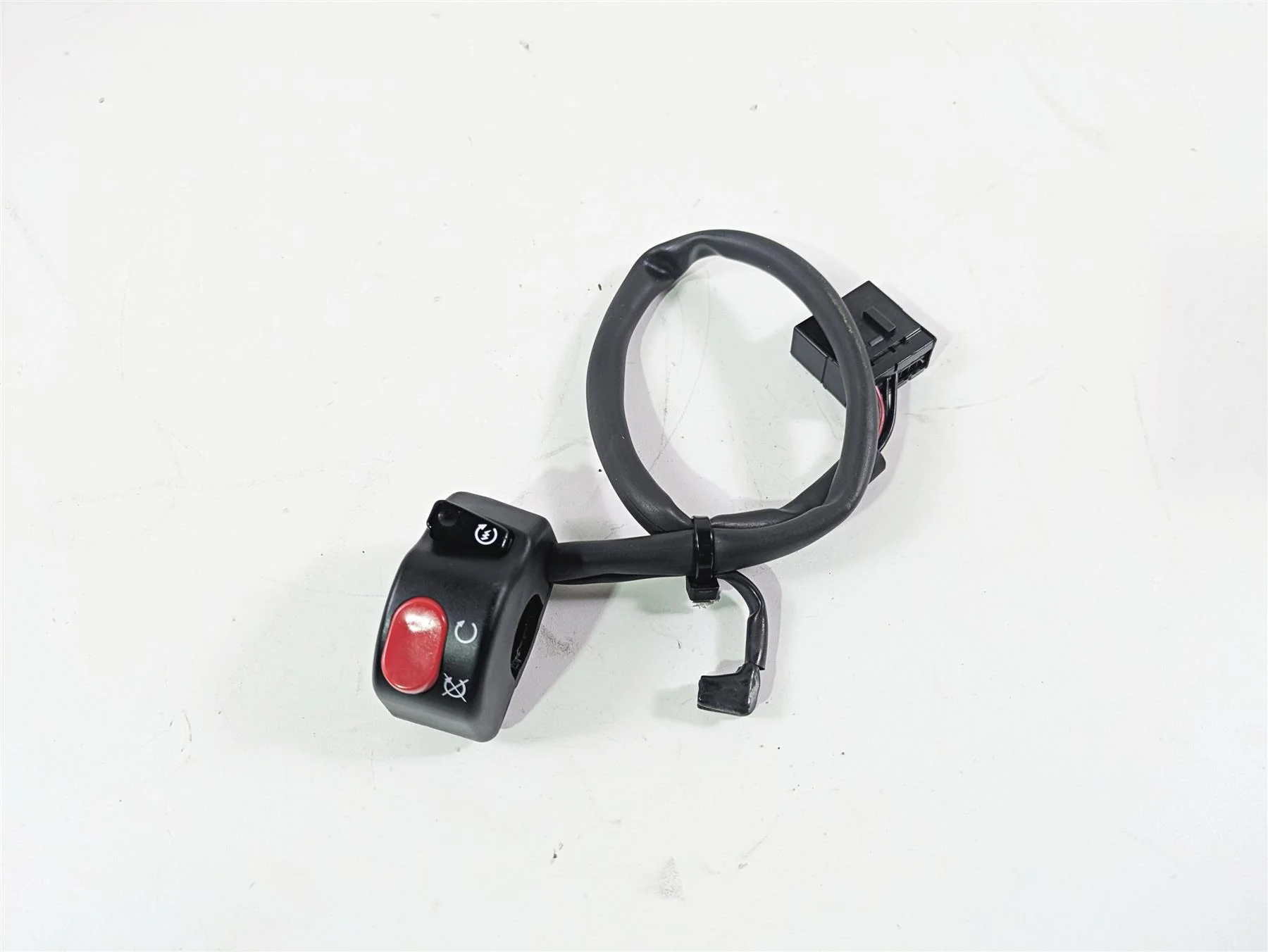 2013 Triumph Bonneville Right Hand Start Stop Control Switch T2040096 - Image 3
