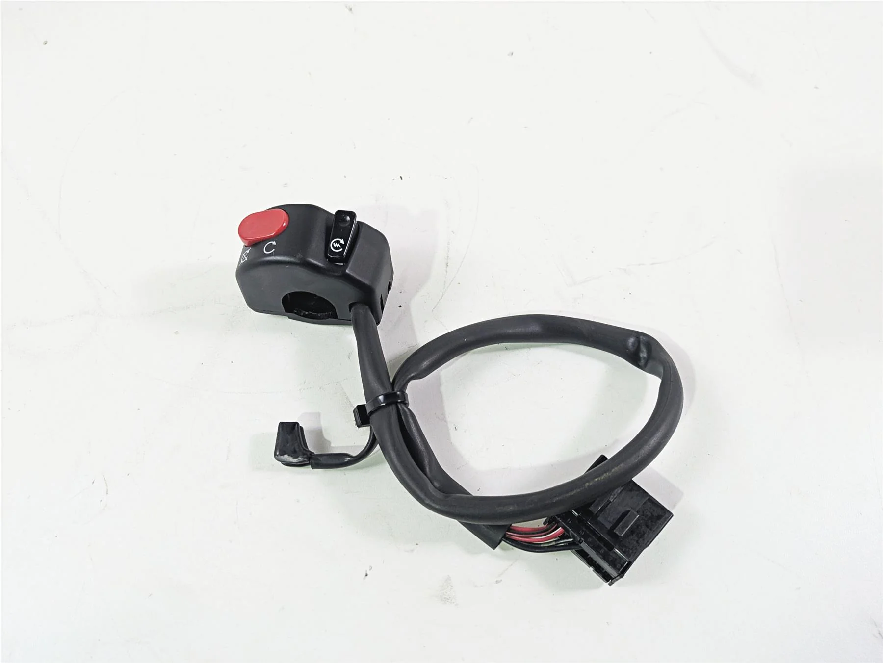 2013 Triumph Bonneville Right Hand Start Stop Control Switch T2040096 - Image 4