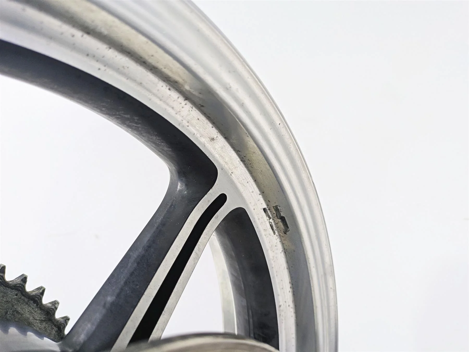 2013 Triumph Bonneville Straight 17x3.5 Rear Wheel Rim T2010485 - Image 6