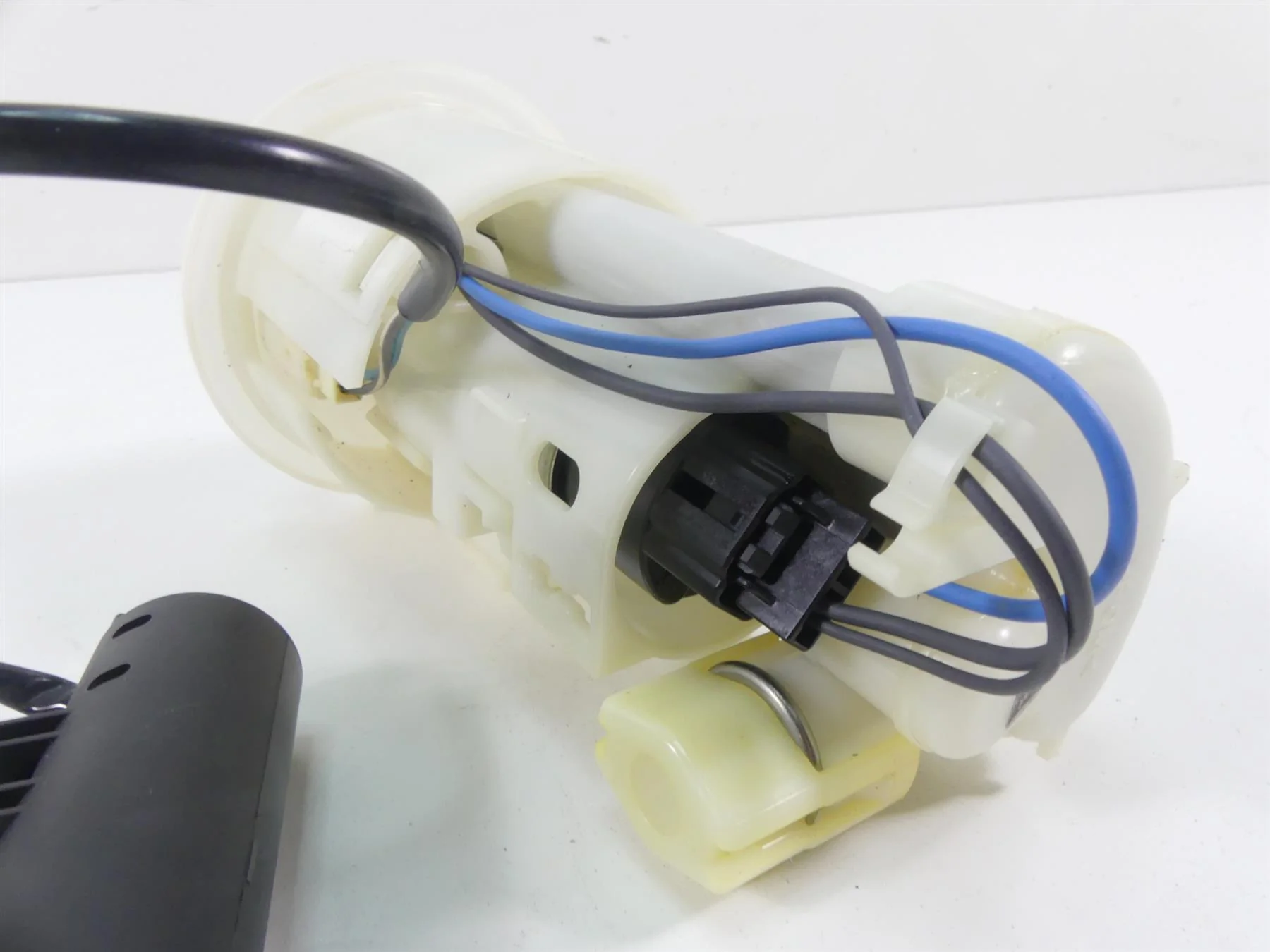 2013 Triumph Street Triple 675R Fuel Gas Pump & Level Sending Unit T2400735 - Image 5