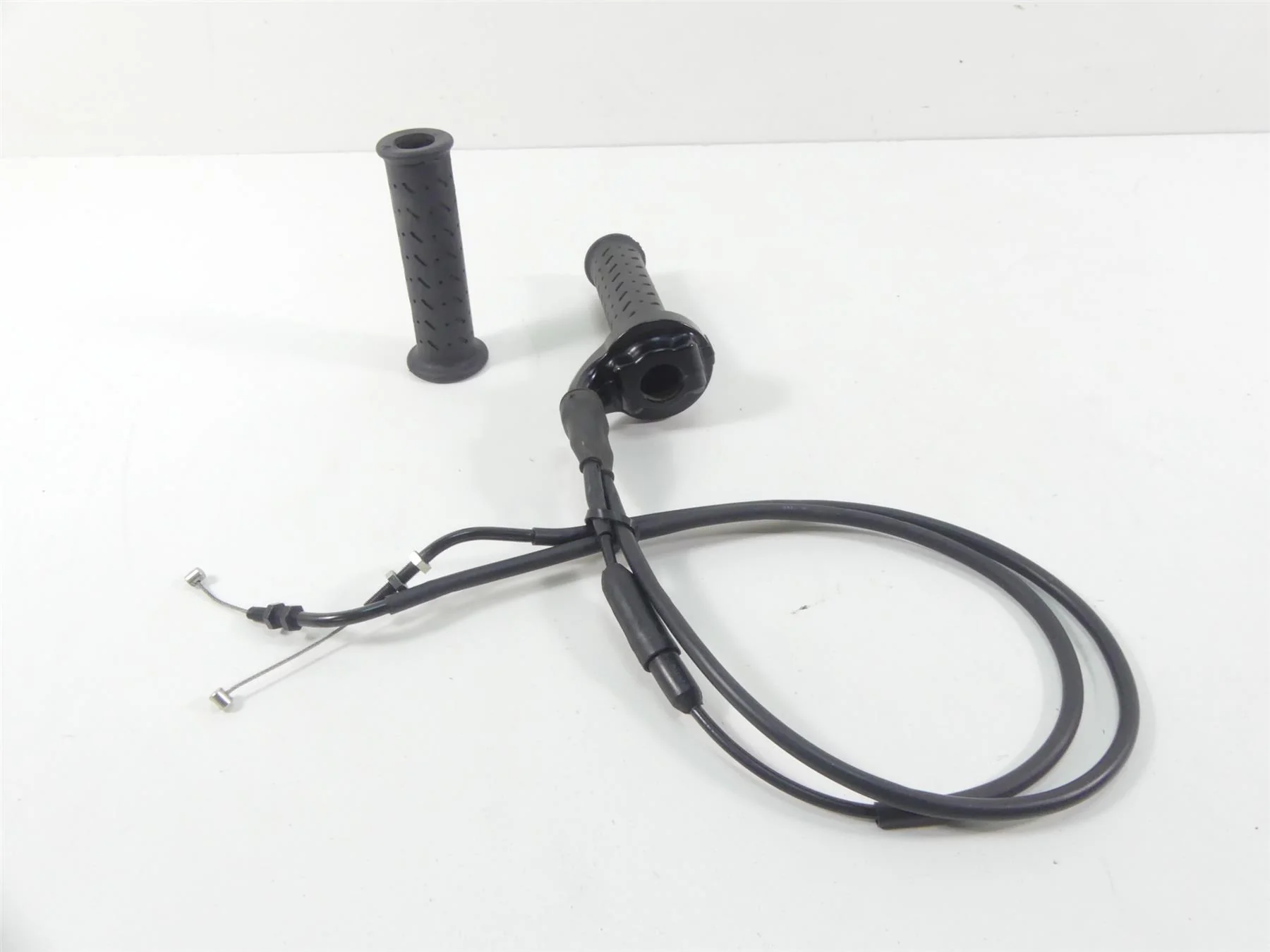 2013 Triumph Street Triple 675R Right Hand Throttle Gas Control T2040252 - Image 2