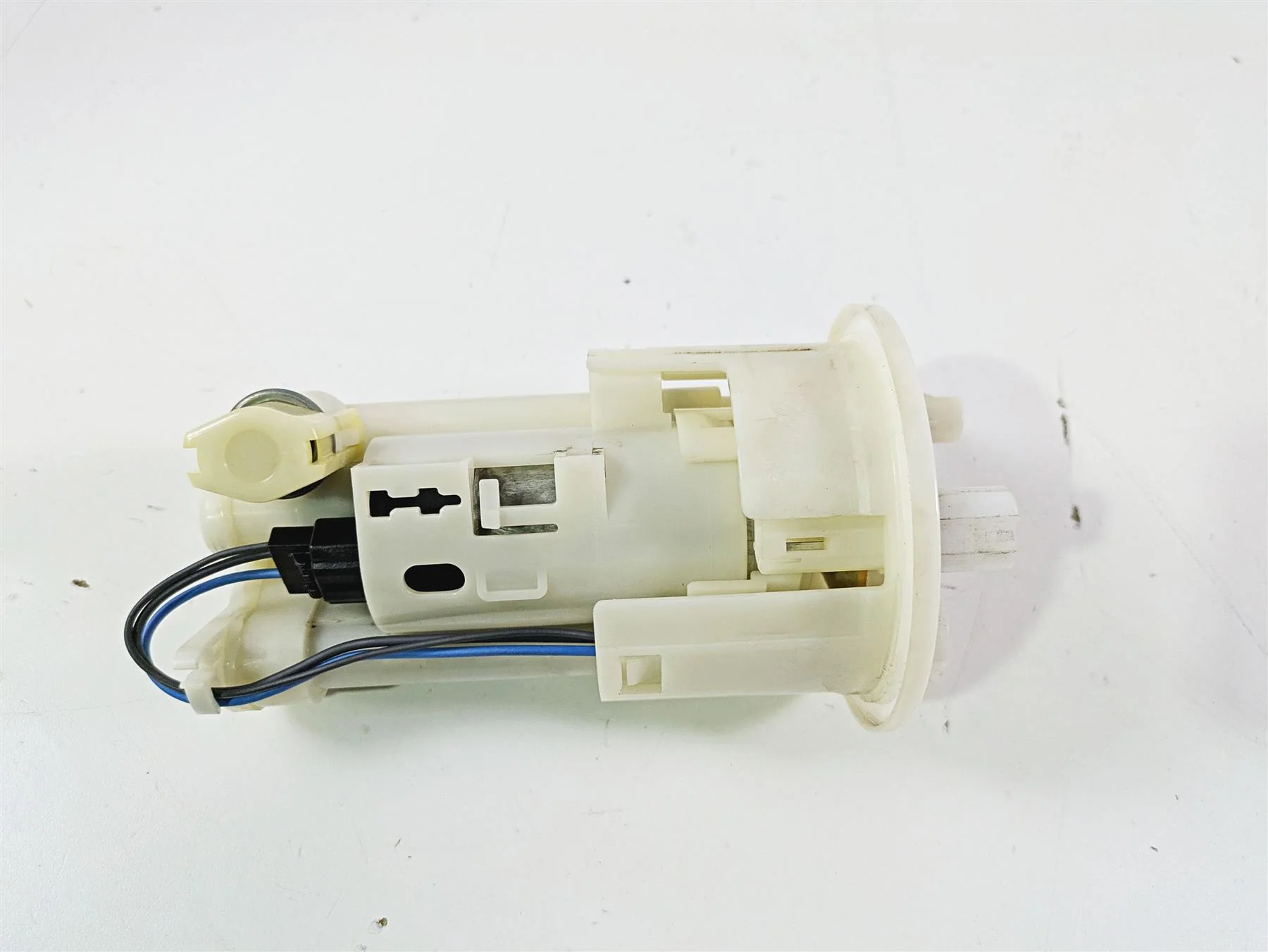 2013 Triumph Tiger 1215 Explorer Fuel Gas Petrol Pump - Tested T2400735 - Image 2