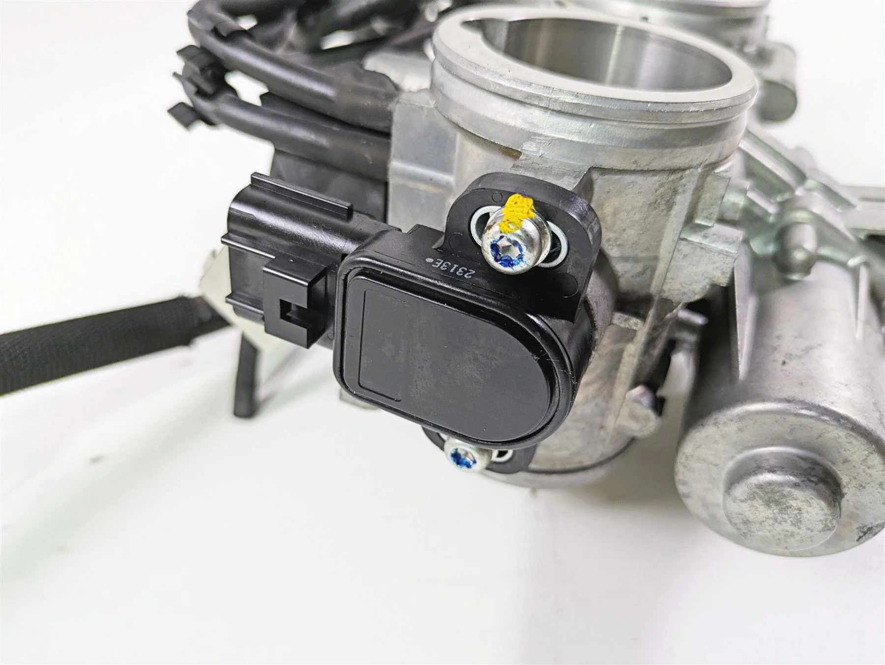2013 Triumph Tiger 1215 Explorer Keihin Throttle Body Injection Set T1241700 - Image 9