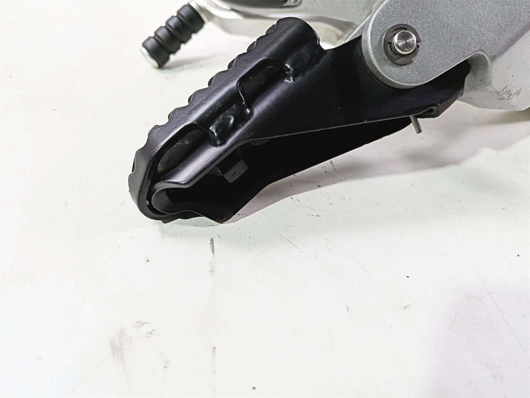 2013 Triumph Tiger 1215 Explorer Left Front Footpeg & Shift Lever T2081079 - Image 10