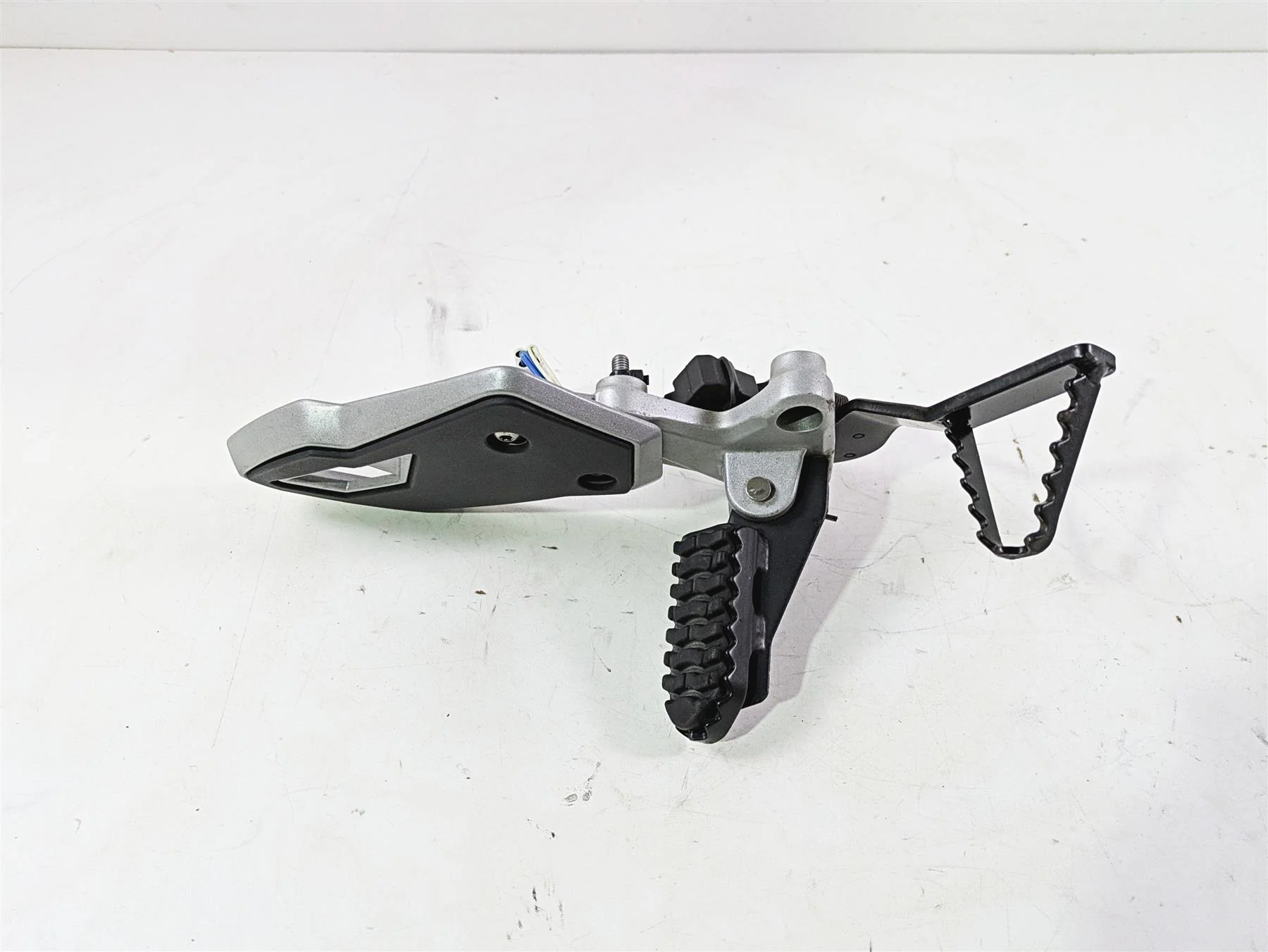 2013 Triumph Tiger 1215 Explorer Right Front Footpeg & Brake Pedal T2080788 - Image 2