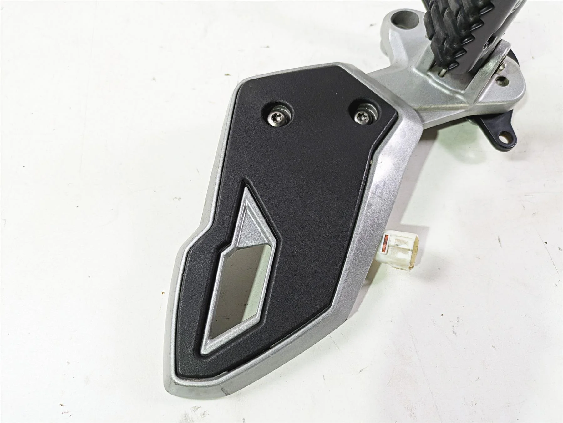 2013 Triumph Tiger 1215 Explorer Right Front Footpeg & Brake Pedal T2080788 - Image 5