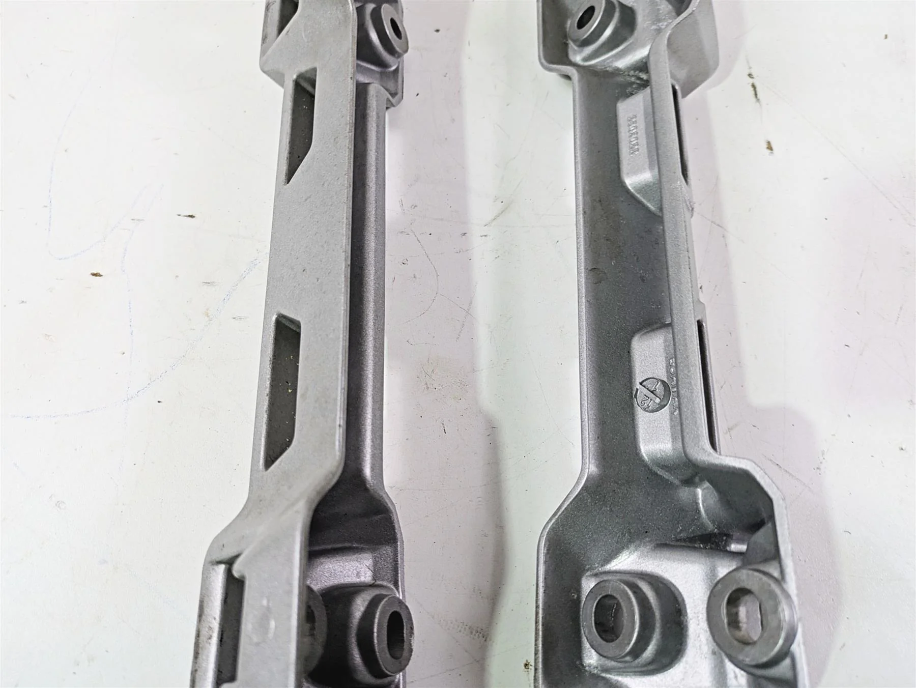 2013 Triumph Tiger 1215 Explorer Saddlebag Holder Pannier Rails T2303022 - Image 11