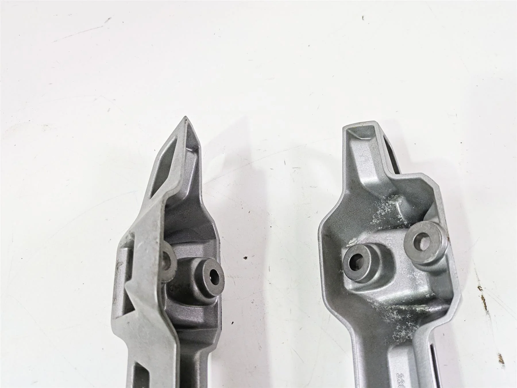 2013 Triumph Tiger 1215 Explorer Saddlebag Holder Pannier Rails T2303022 - Image 12