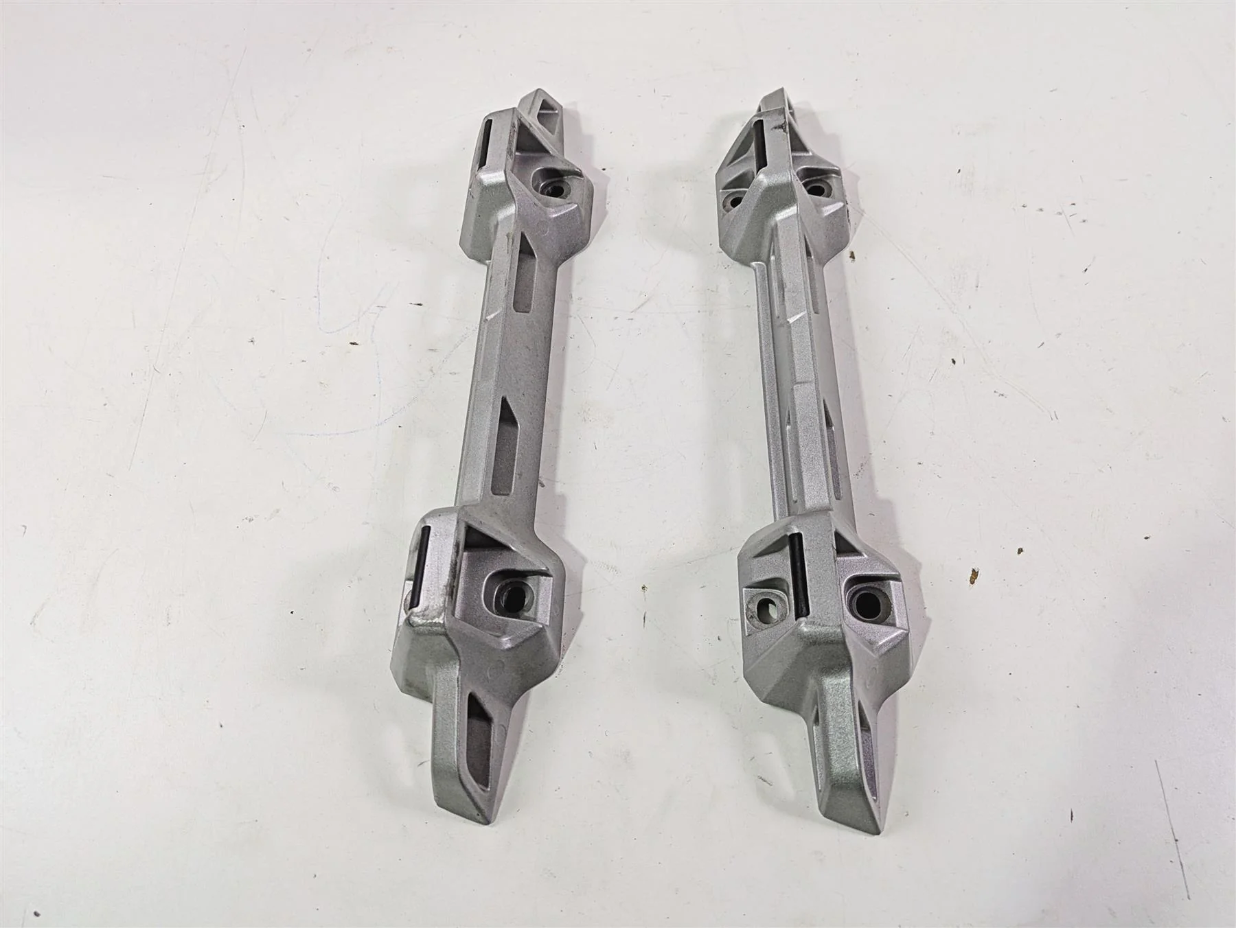2013 Triumph Tiger 1215 Explorer Saddlebag Holder Pannier Rails T2303022 - Image 2