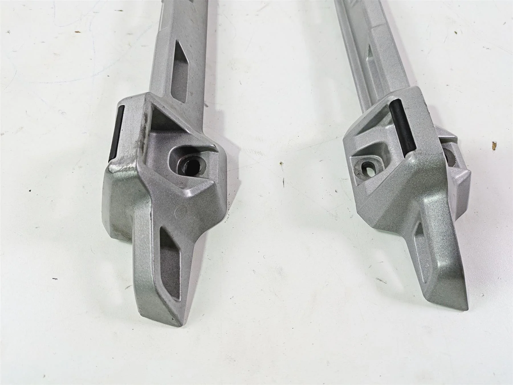 2013 Triumph Tiger 1215 Explorer Saddlebag Holder Pannier Rails T2303022 - Image 5