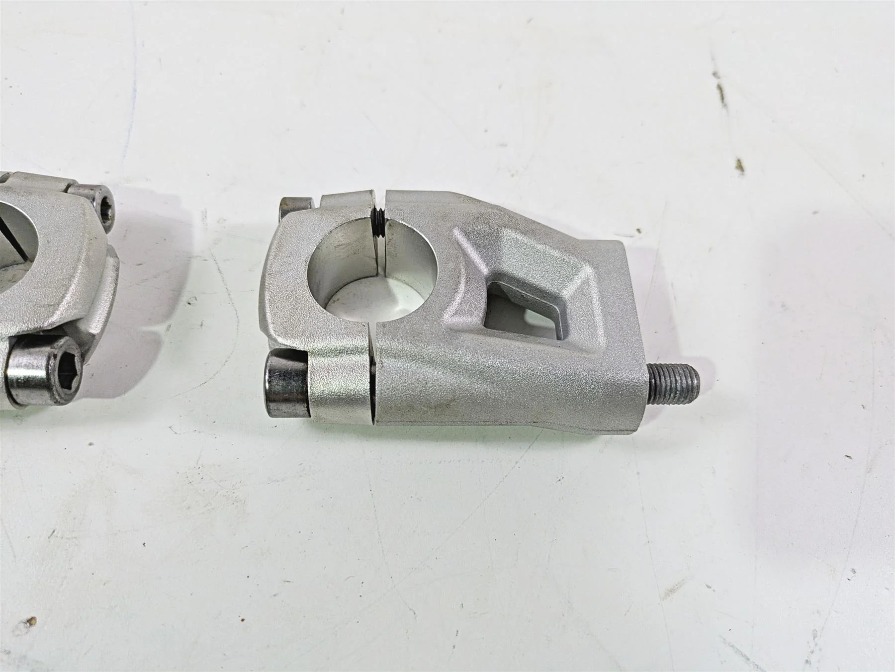 2013 Triumph Tiger 1215 Explorer Upper Lower Handlebar Riser Set T2040813 - Image 11