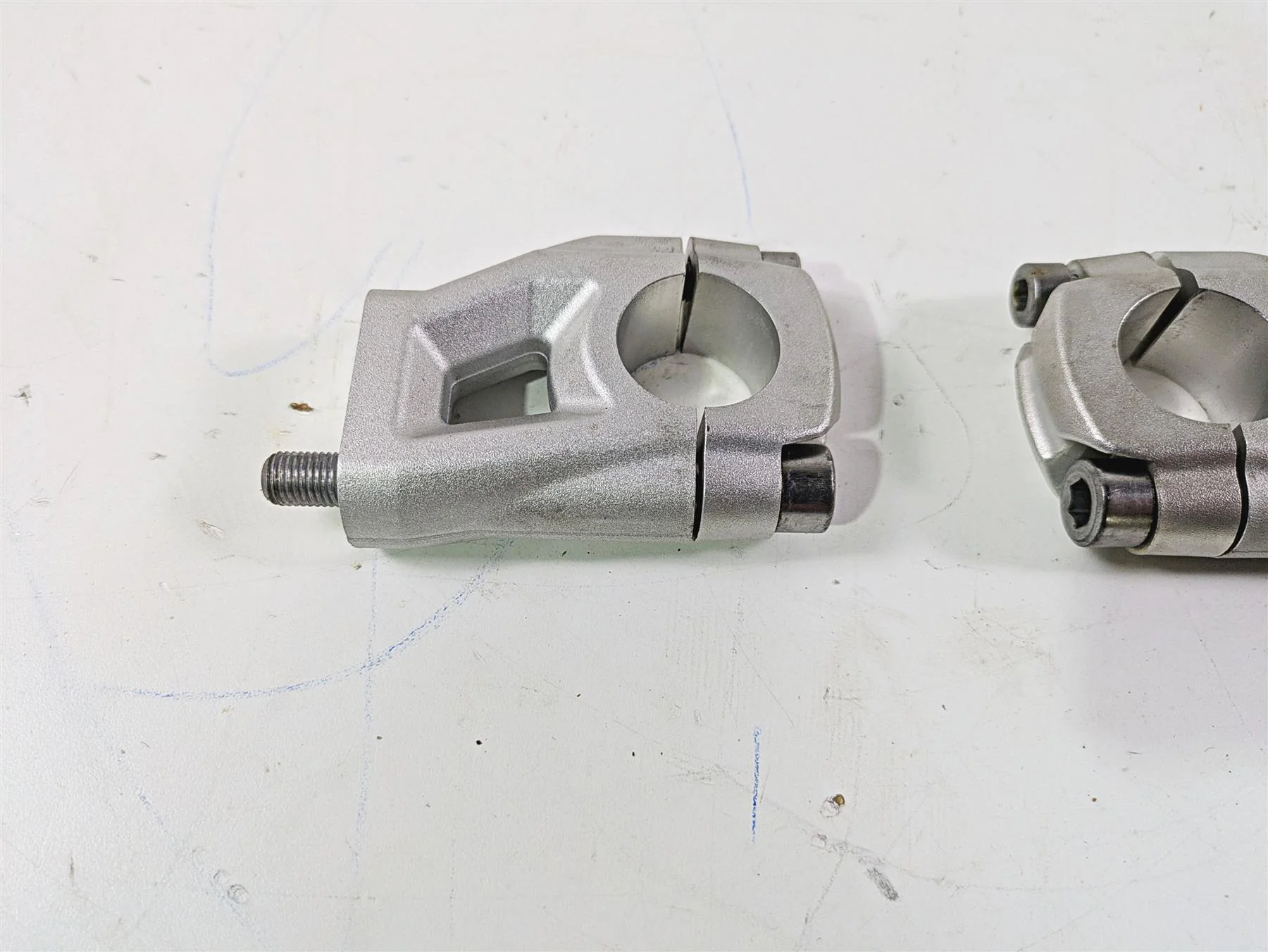 2013 Triumph Tiger 1215 Explorer Upper Lower Handlebar Riser Set T2040813 - Image 12