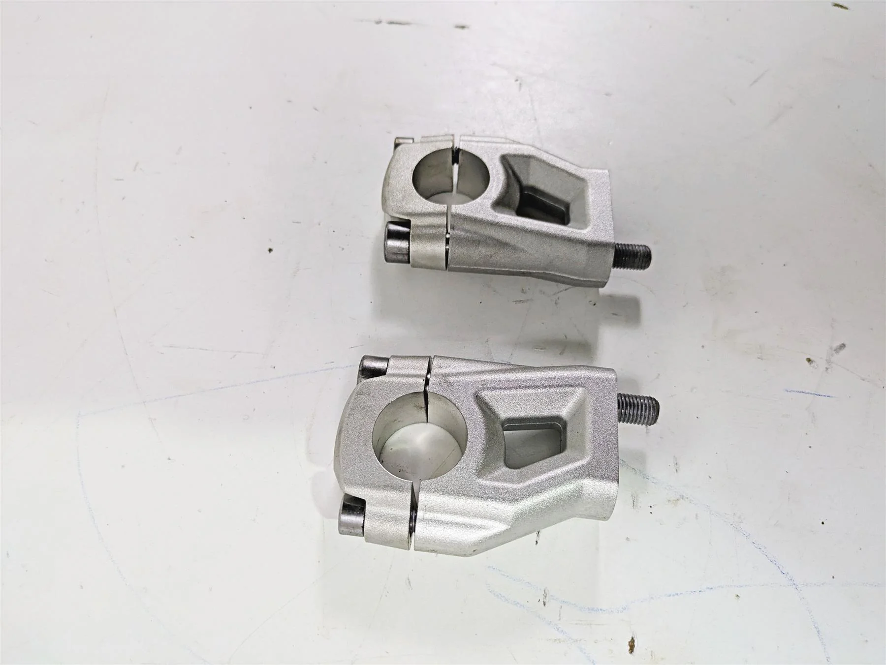 2013 Triumph Tiger 1215 Explorer Upper Lower Handlebar Riser Set T2040813 - Image 2