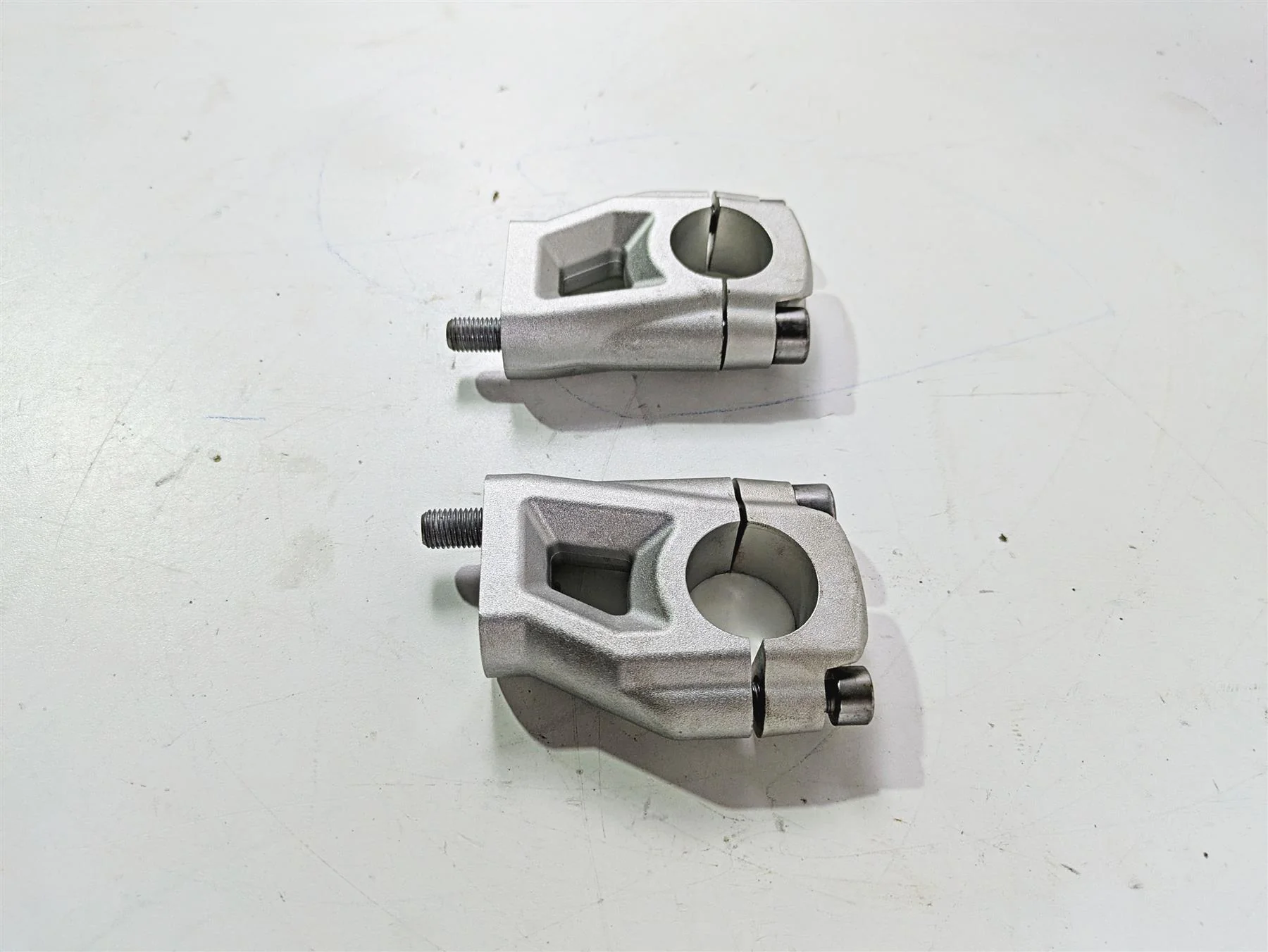 2013 Triumph Tiger 1215 Explorer Upper Lower Handlebar Riser Set T2040813 - Image 3