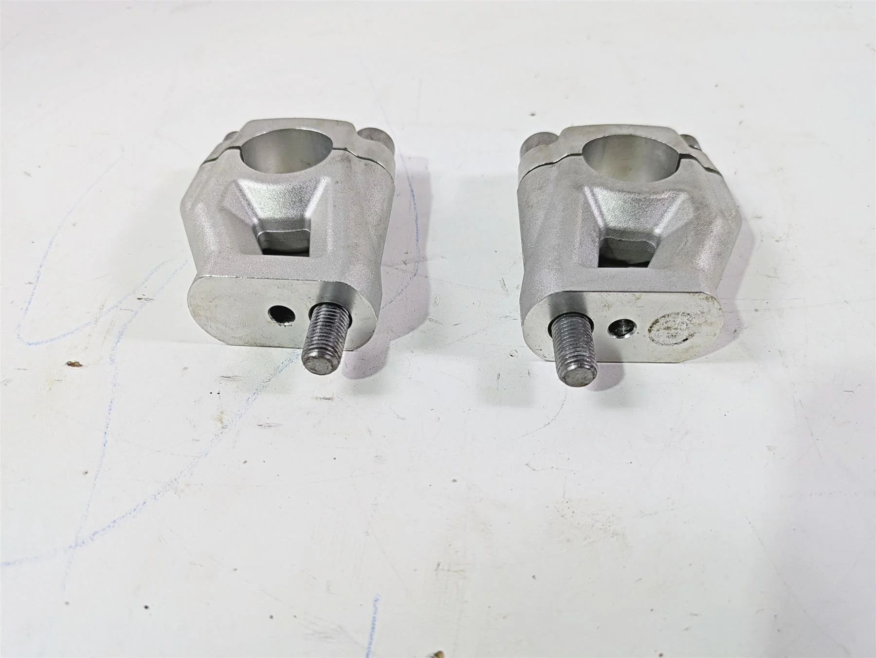 2013 Triumph Tiger 1215 Explorer Upper Lower Handlebar Riser Set T2040813 - Image 7