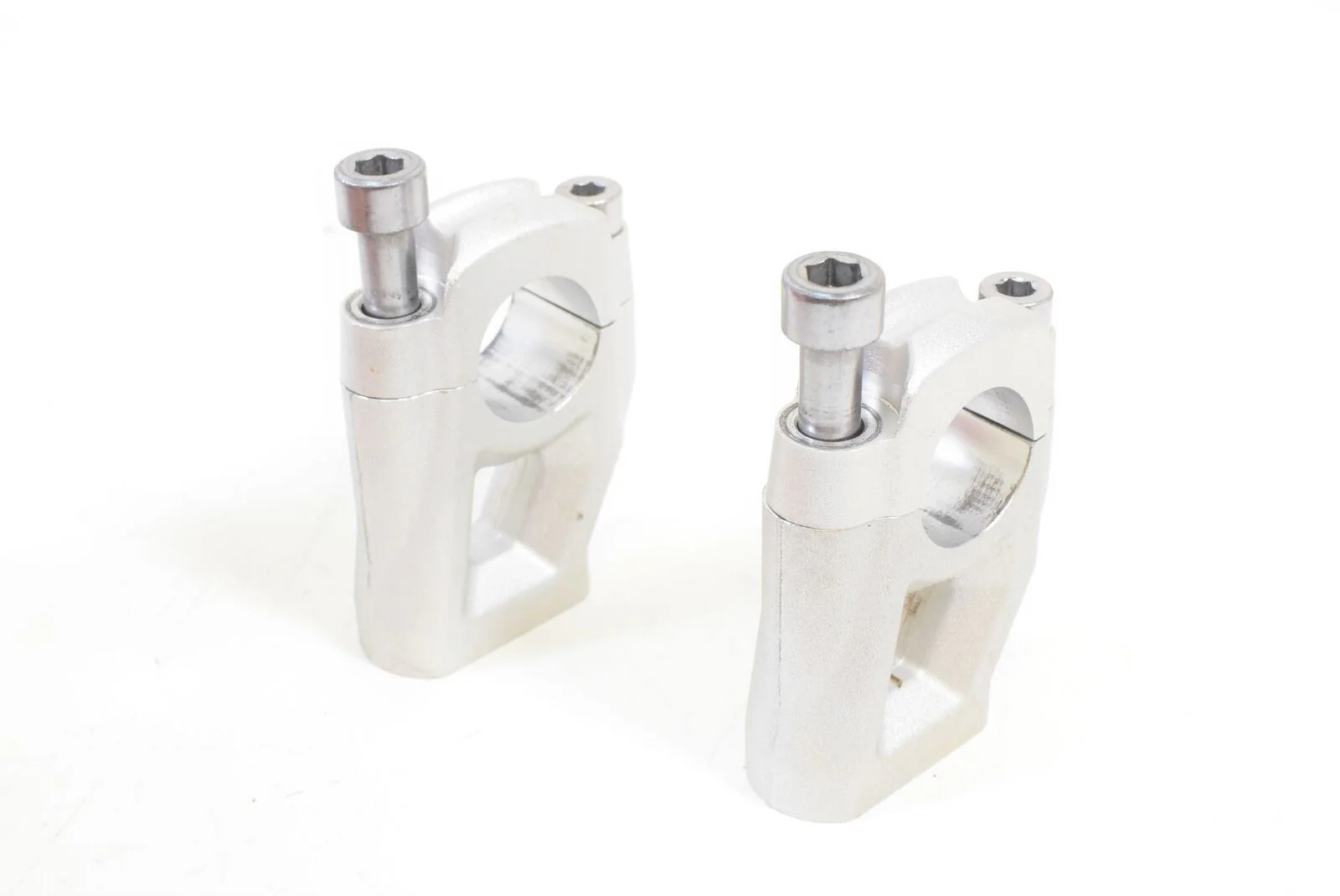 2013 Triumph Tiger 1215 Explorer XC Handlebar Riser Holder Mount Set T2040813 - Image 4