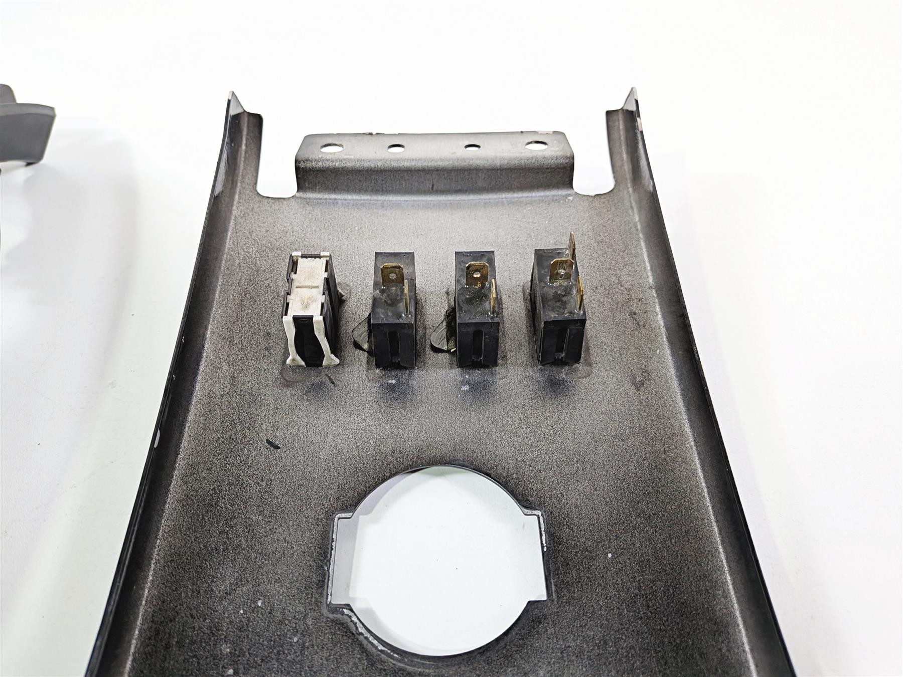 2013 Victory Vision Tour Center Tank Radio Console Cover Set 5436289 5253469 - Image 4
