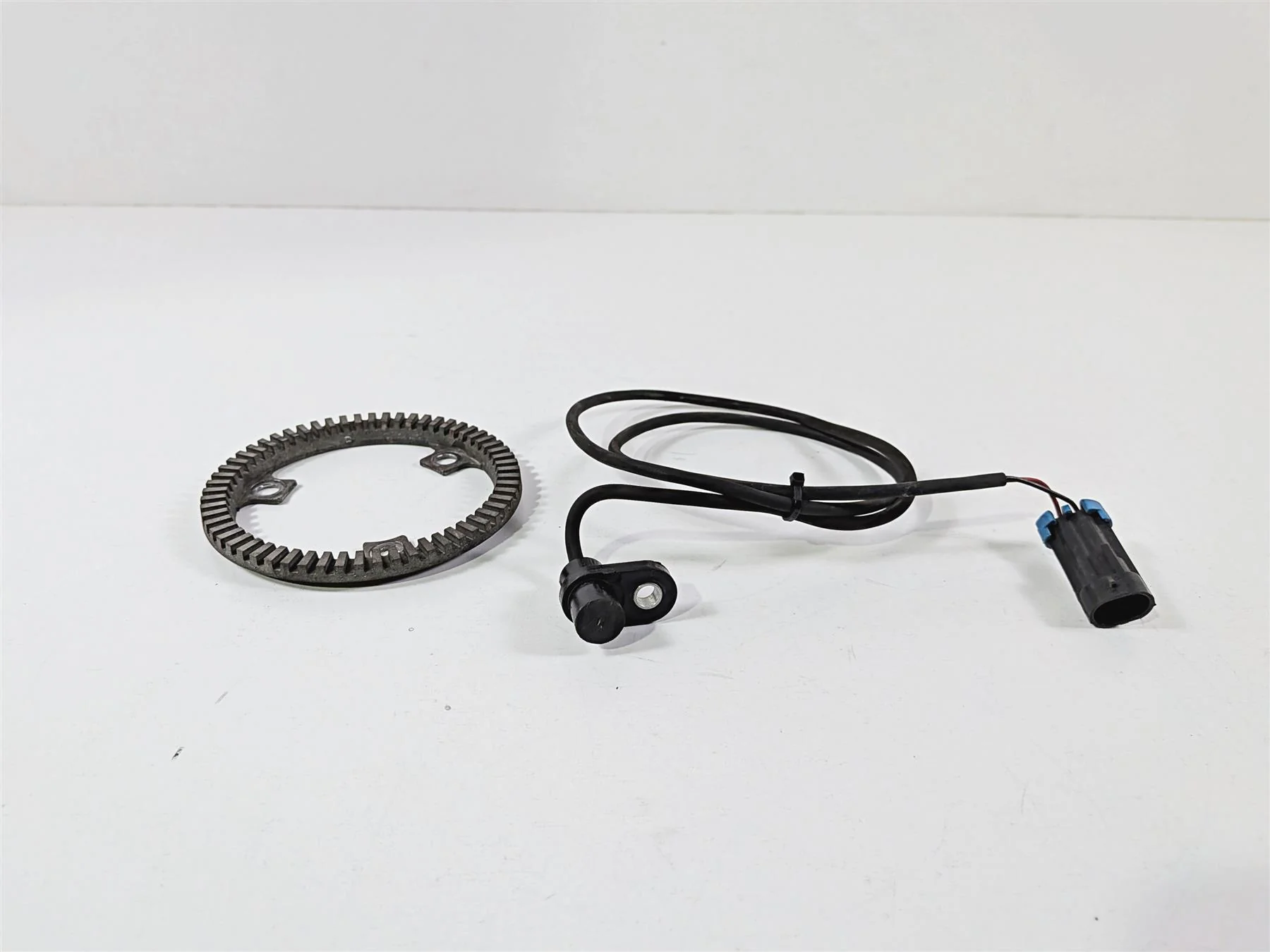 2013 Victory Vision Tour Front Abs Brake Wheel Speed Sensor 4013251 4081069 - Image 2