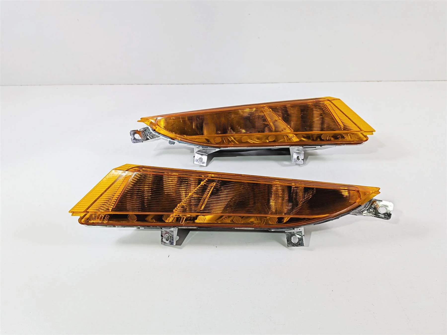 2013 Victory Vision Tour Front Blinker Turn Signal Set -Read 2410974 2410973