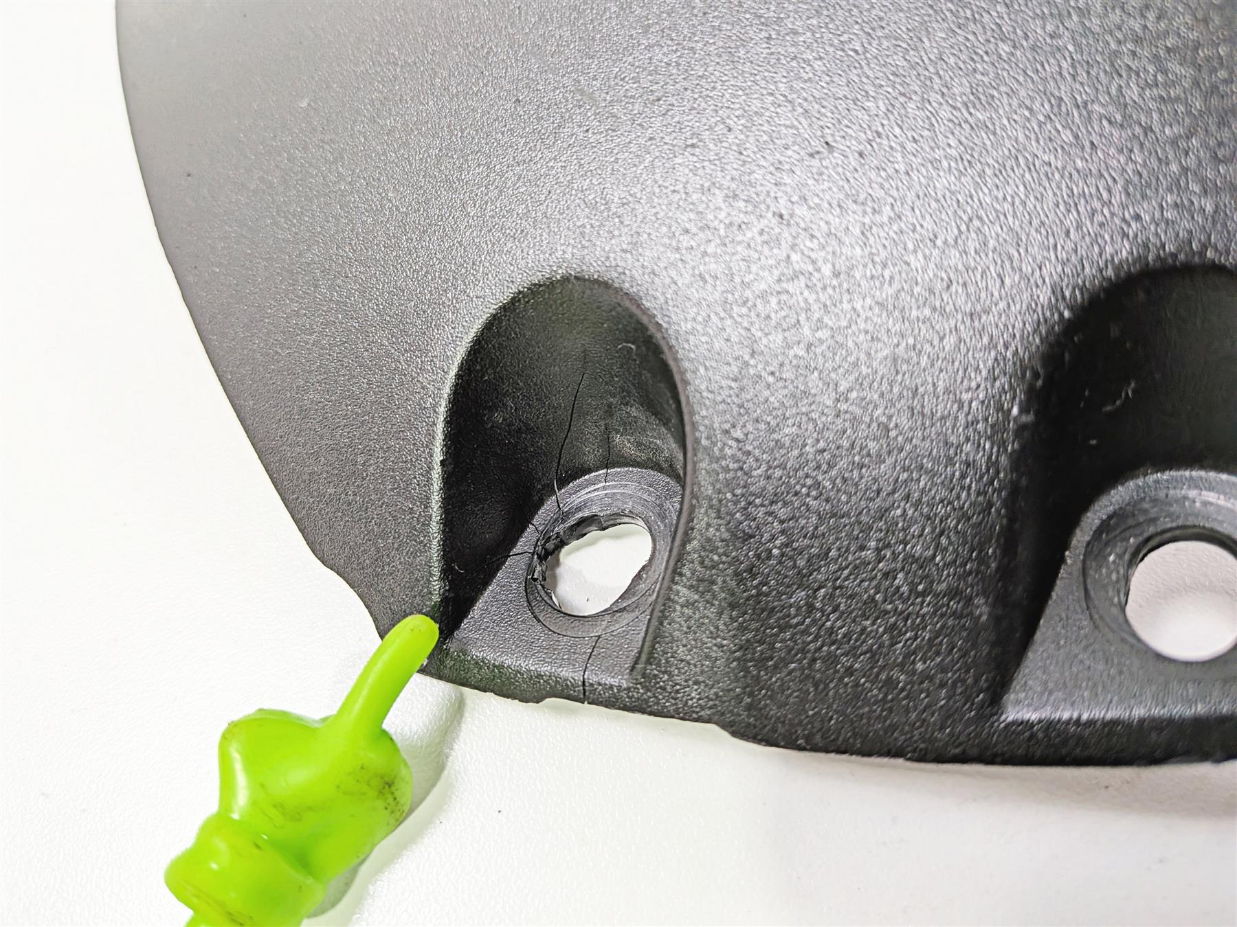 2013 Victory Vision Tour Front Lower Bug Fairing Cover Belly -Crack 5436394 - Image 12