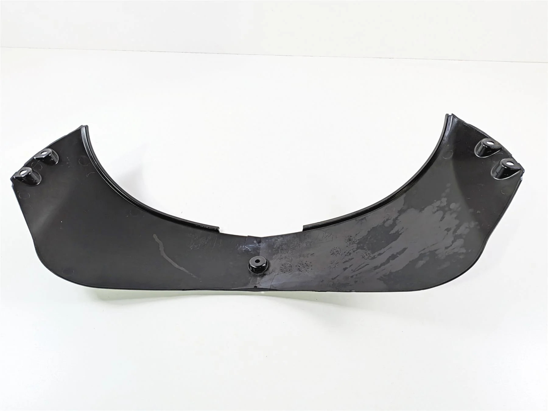 2013 Victory Vision Tour Front Lower Bug Fairing Cover Belly -Crack 5436394 - Image 6