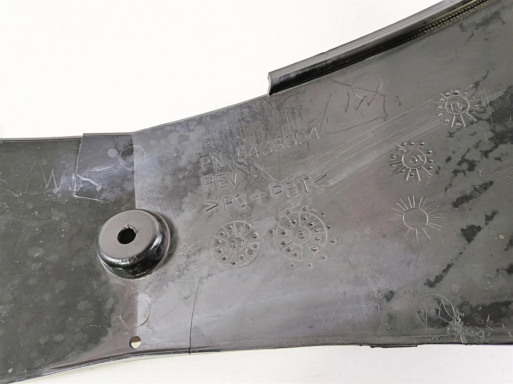 2013 Victory Vision Tour Front Lower Bug Fairing Cover Belly -Crack 5436394 - Image 7