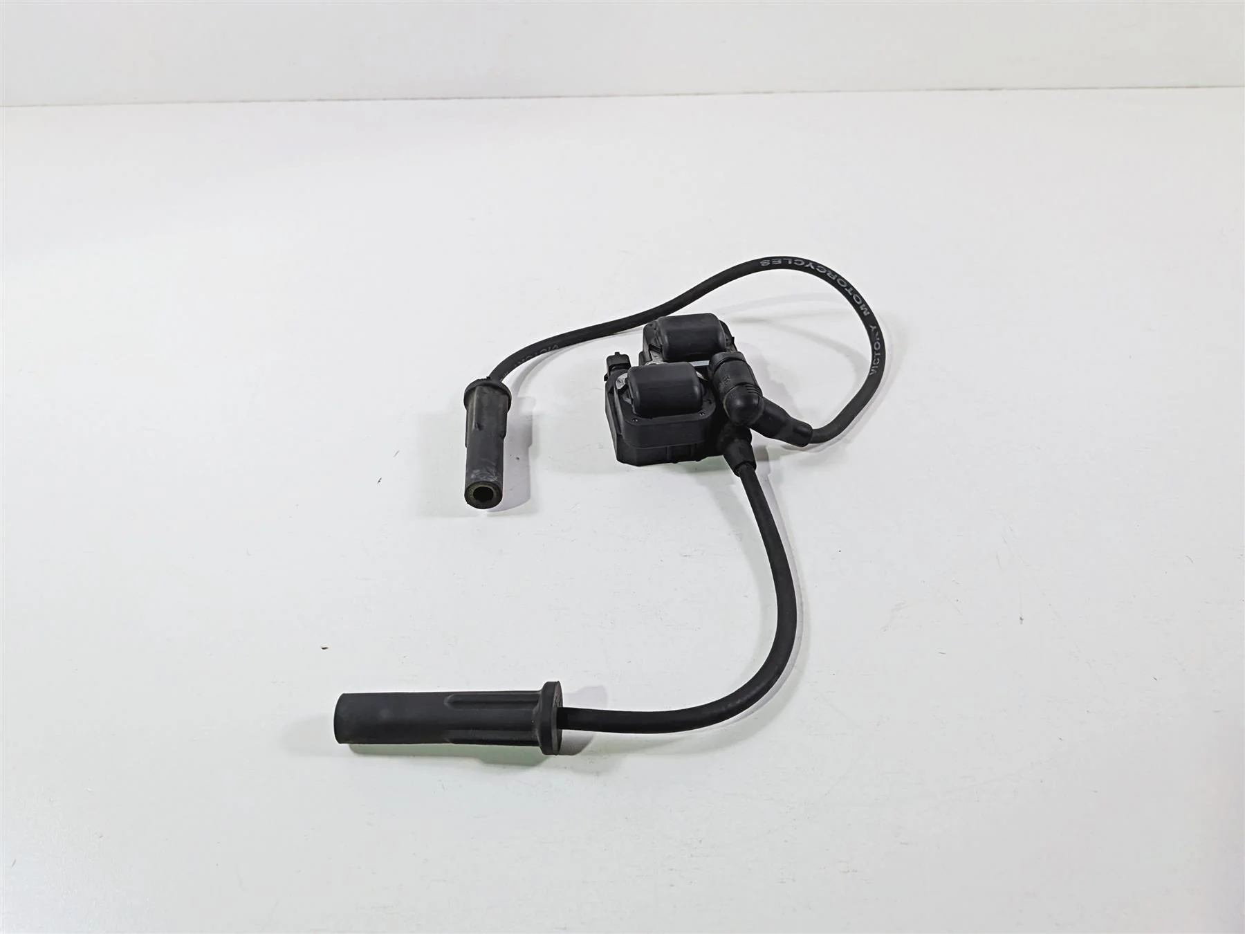 2013 Victory Vision Tour Ignition Coils & Wiring 4010425 2876049 - Image 2