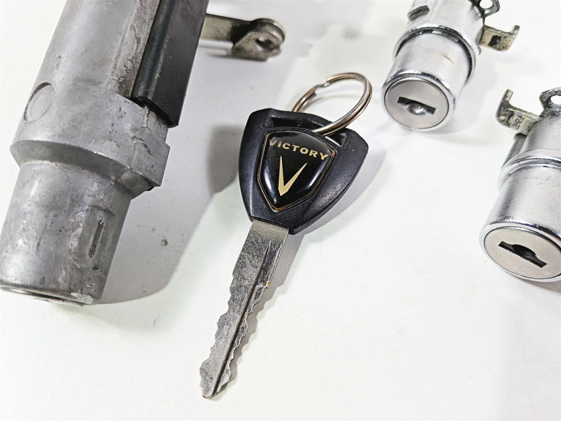 2013 Victory Vision Tour Ignition Switch Key Lock Set 1015982 - Image 11