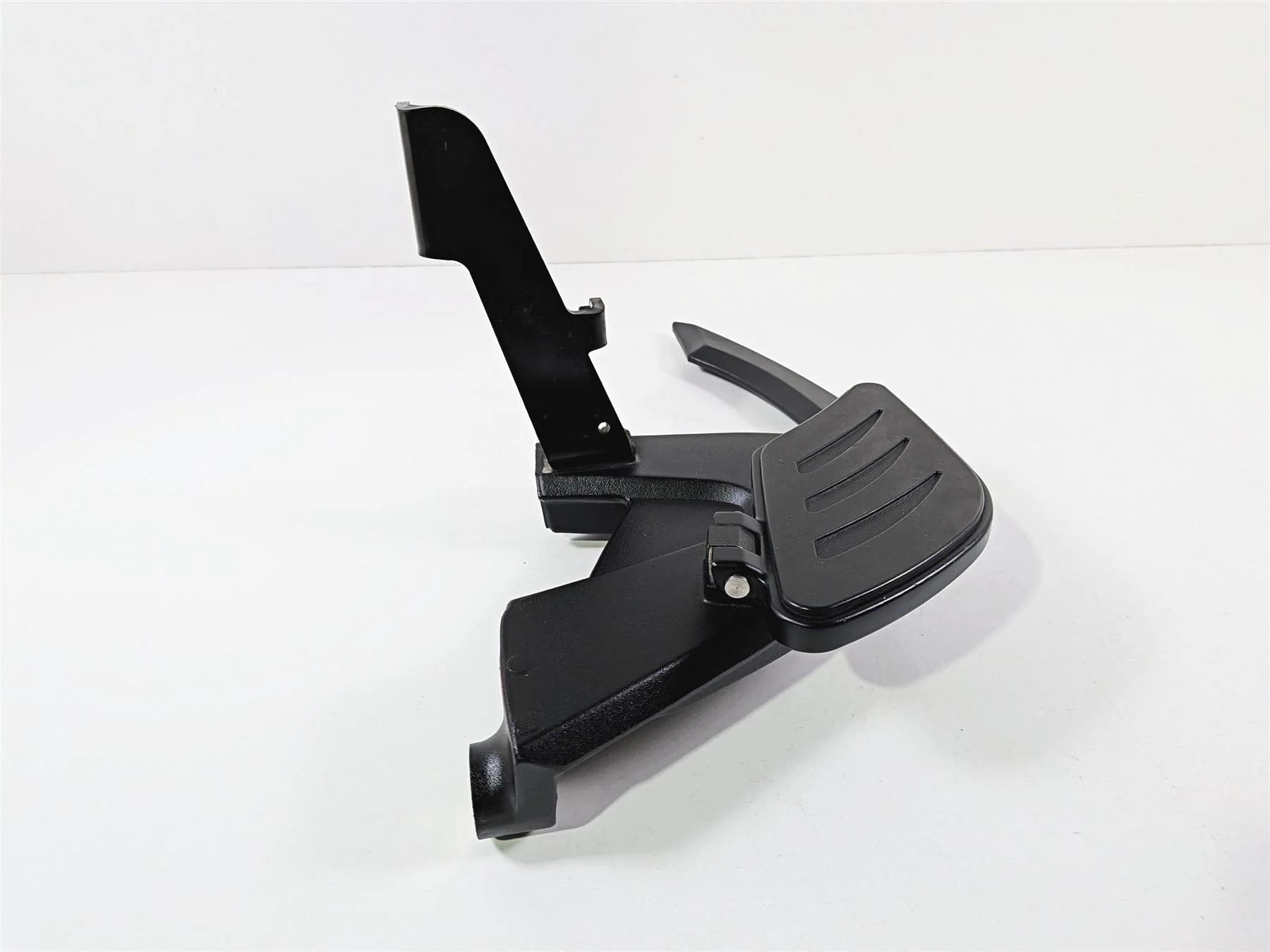 2013 Victory Vision Tour Left Rear Black Floorboard & Mount Crash Rail 5135905 - Image 3