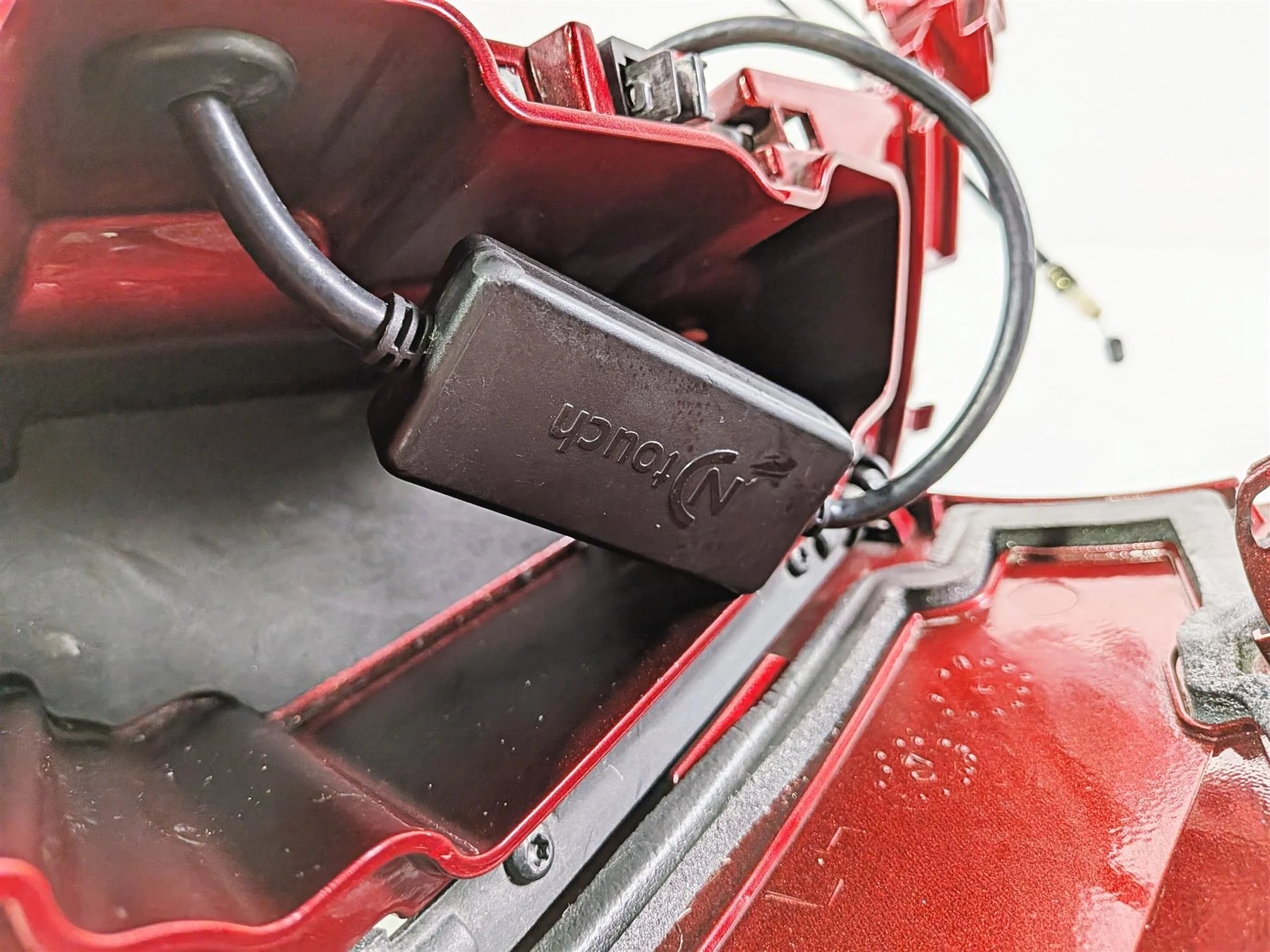 2013 Victory Vision Tour Left Red Storage Box Cover Fairing Set 5438102 - Image 16