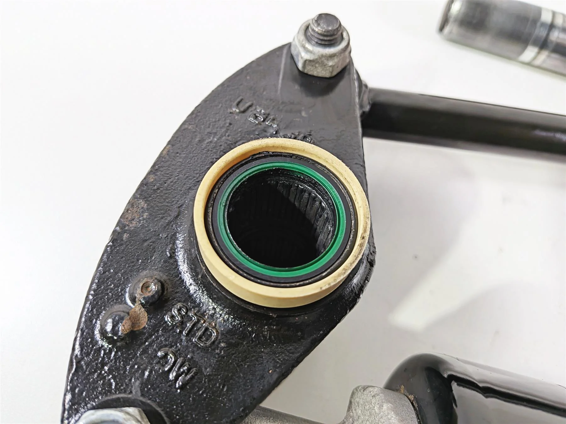 2013 Victory Vision Tour Rear Suspension Shock Damper Kyb -Good 1542903 - Image 8