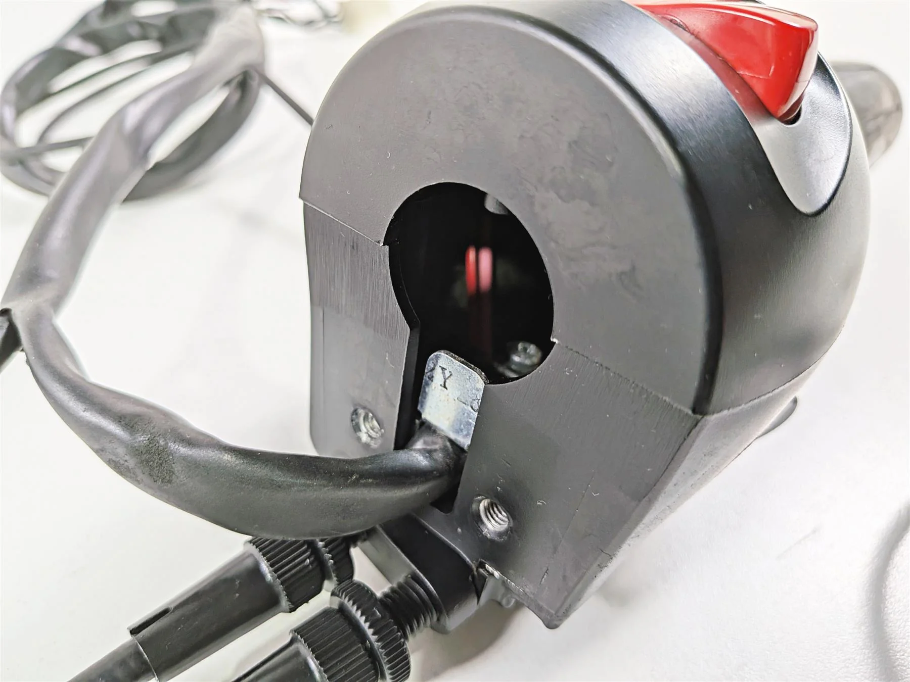 2013 Victory Vision Tour Right Hand Control Switch & Grip Heater 4011357 - Image 12