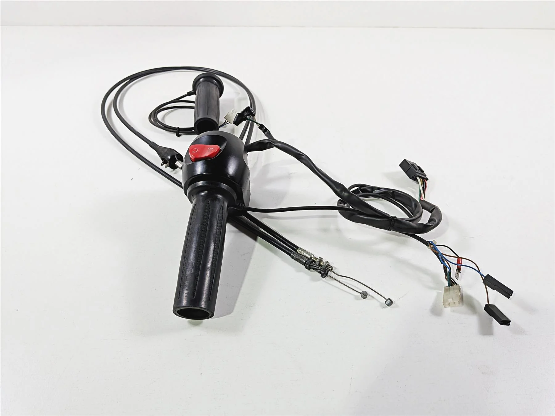 2013 Victory Vision Tour Right Hand Control Switch & Grip Heater 4011357 - Image 5