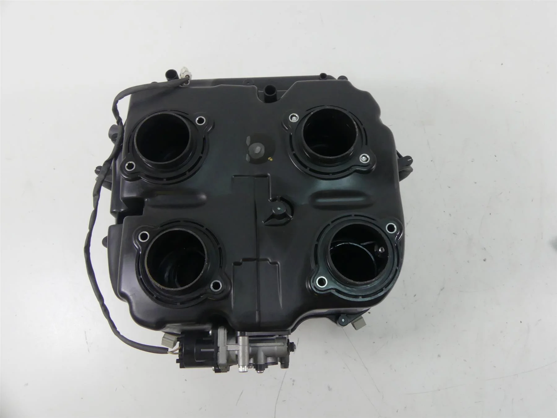 2013 Yamaha VMX17 V-Max 1700 Air Box Filter Cleaner Breather Set 2S3-14411-00-00 - Image 7